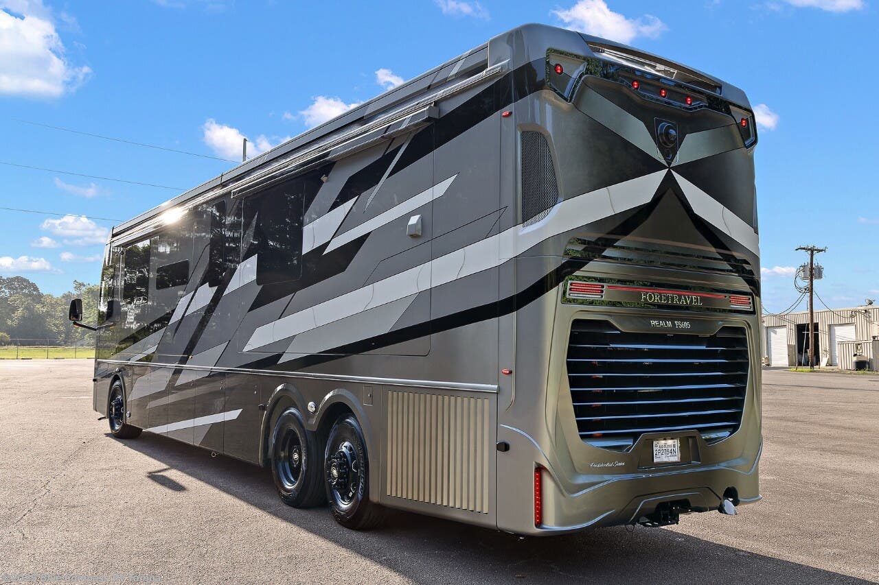 New 2026 Foretravel Realm Presidential Series  LV7 available in Dover, Florida