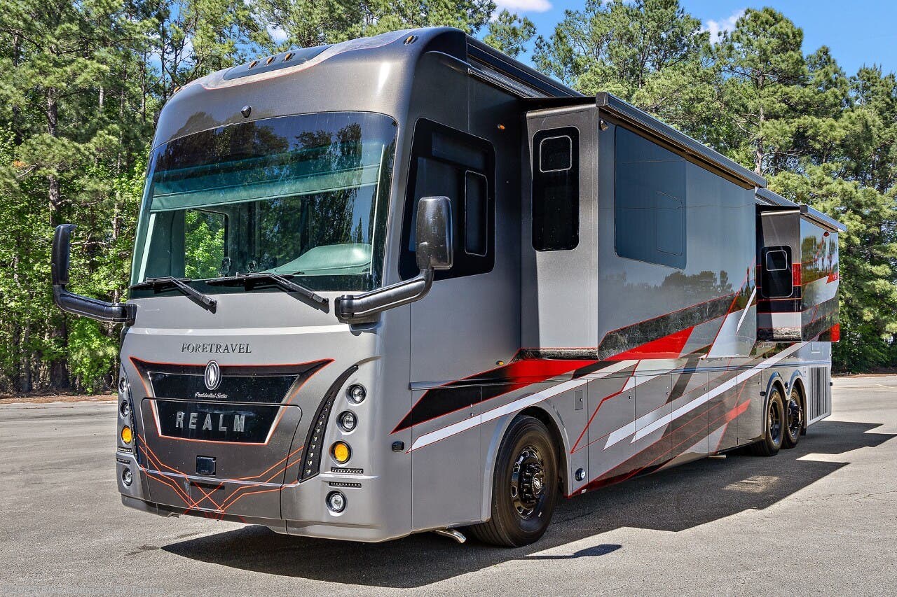 2026 Realm FS605 LVB with Spa by Foretravel from Blue Compass RV Tampa in Dover, Florida