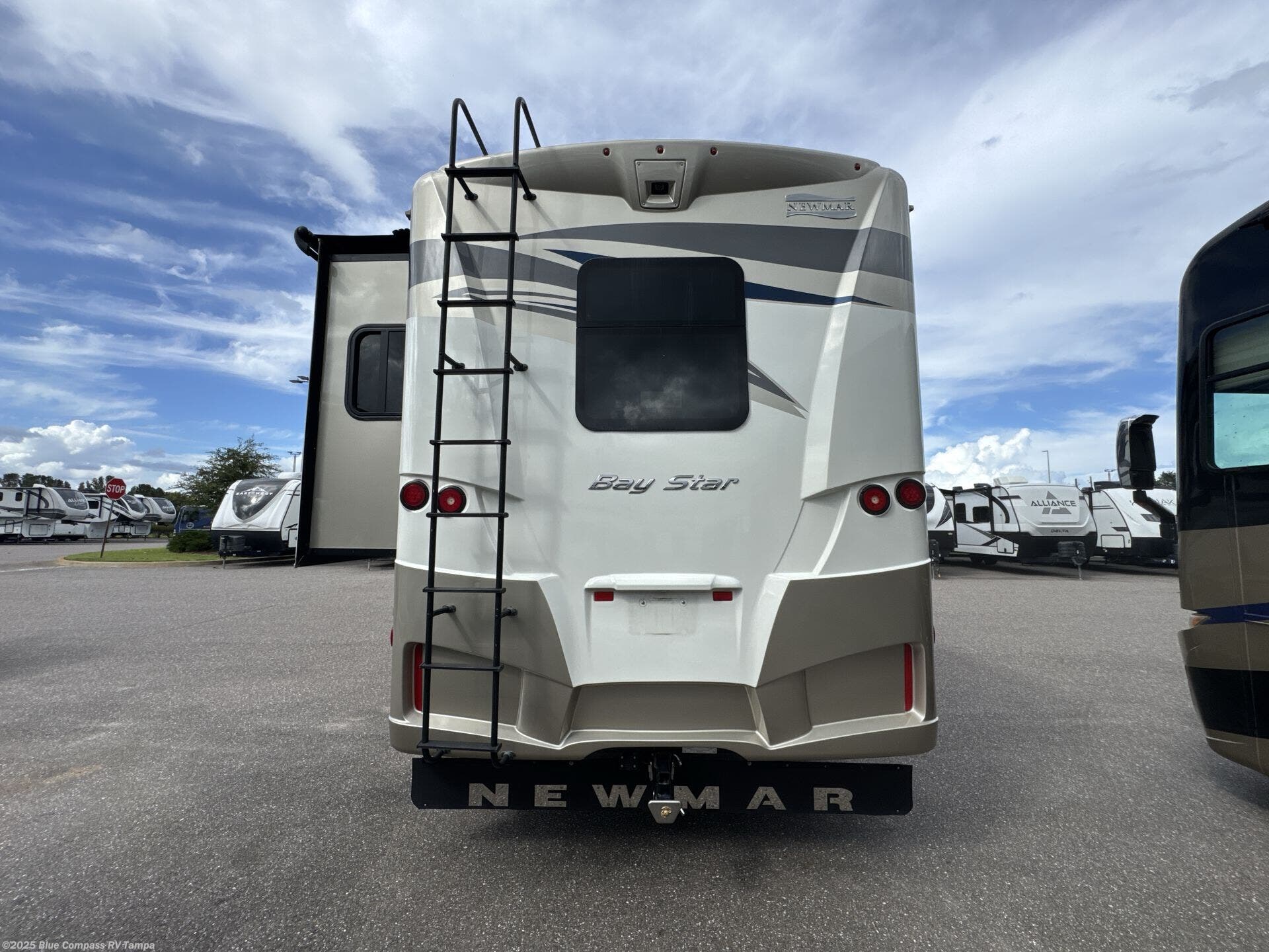 Used 2020 Newmar Bay Star 3414 available in Dover, Florida