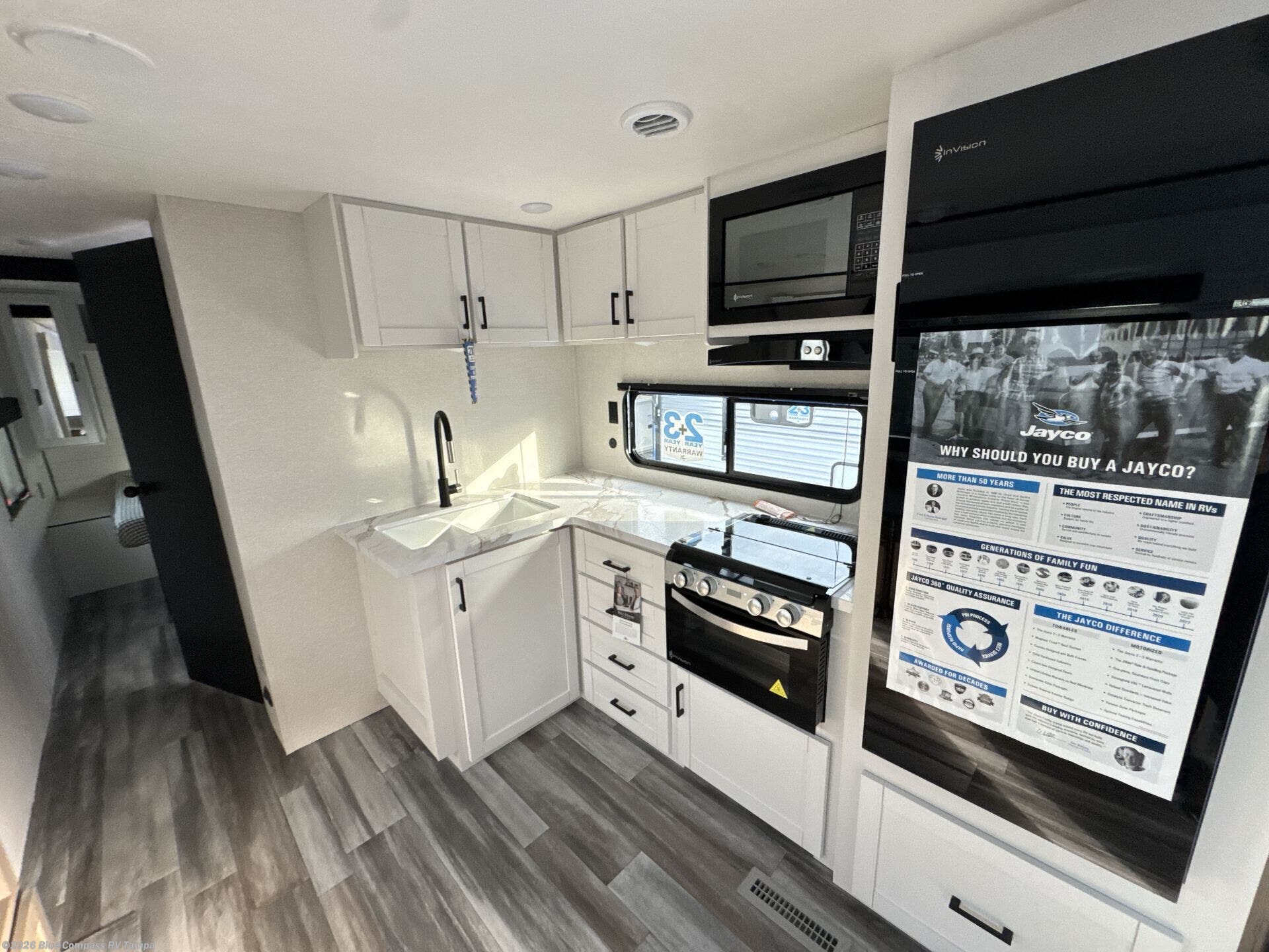 New 2026 Jayco Jay Flight SLX 330TBS available in Dover, Florida