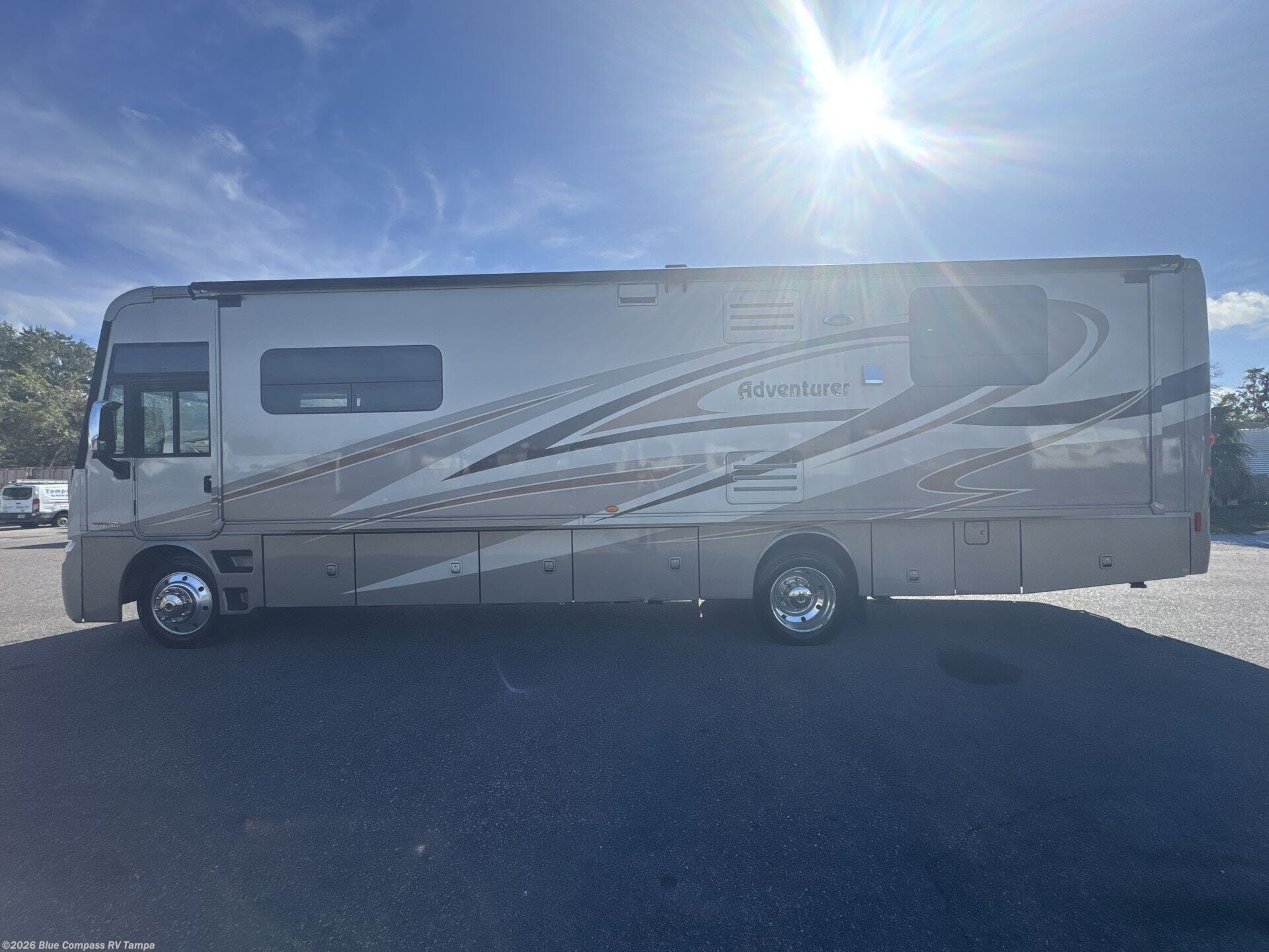 2015 Adventurer 35P by Winnebago from Blue Compass RV Tampa in Dover, Florida