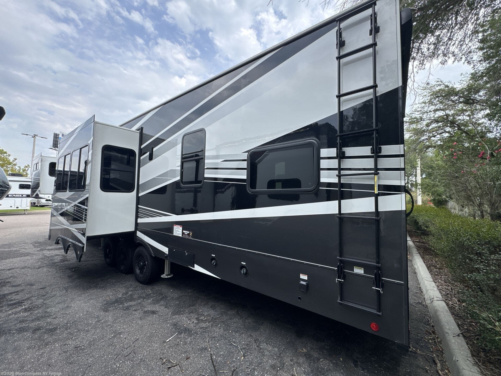 New 2026 Alliance RV Valor 44V14 available in Dover, Florida