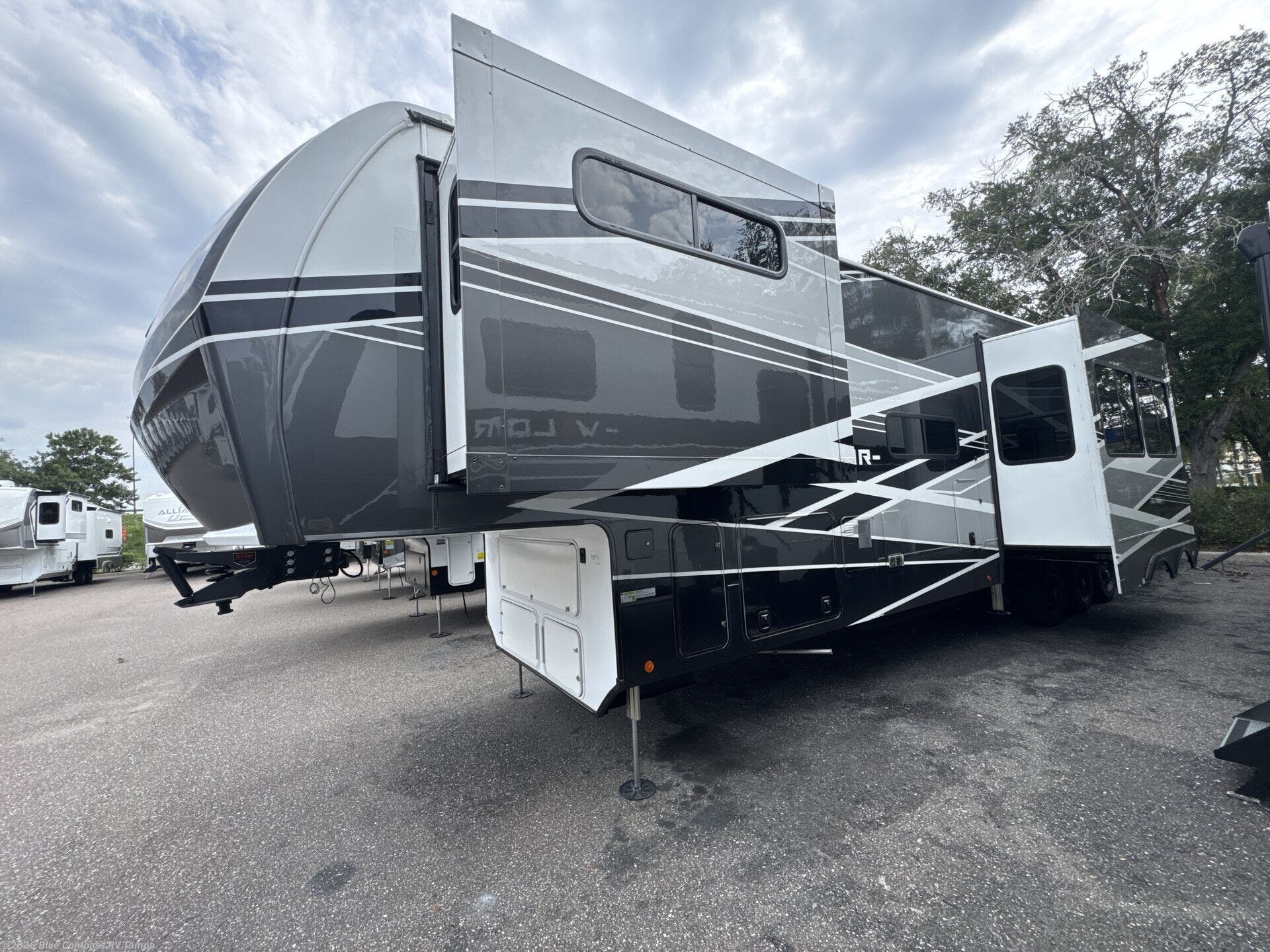 2026 Valor 44V14 by Alliance RV from Blue Compass RV Tampa in Dover, Florida