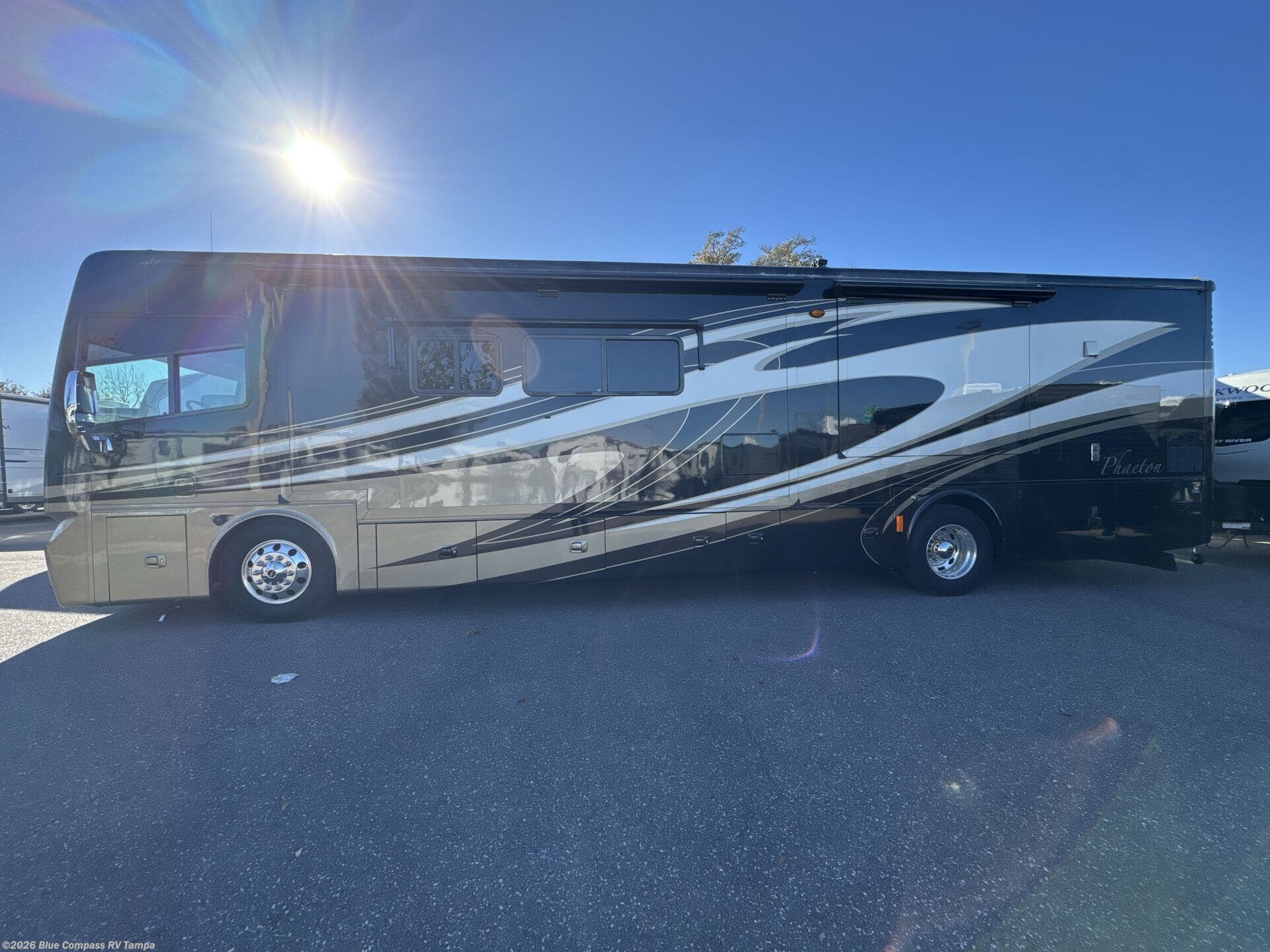 2013 Phaeton 40 QBH by Tiffin from Blue Compass RV Tampa in Dover, Florida