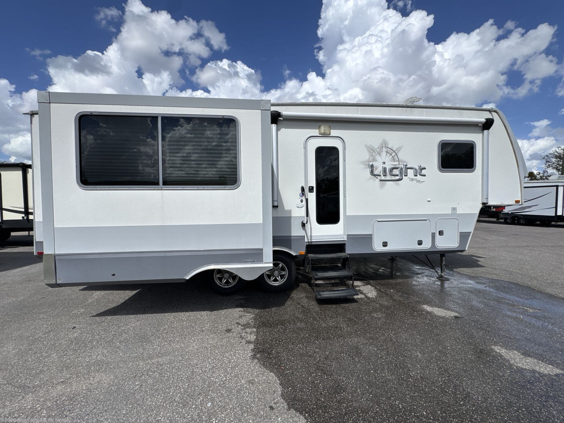 Used 2013 Highland Ridge Light 276RL available in Dover, Florida