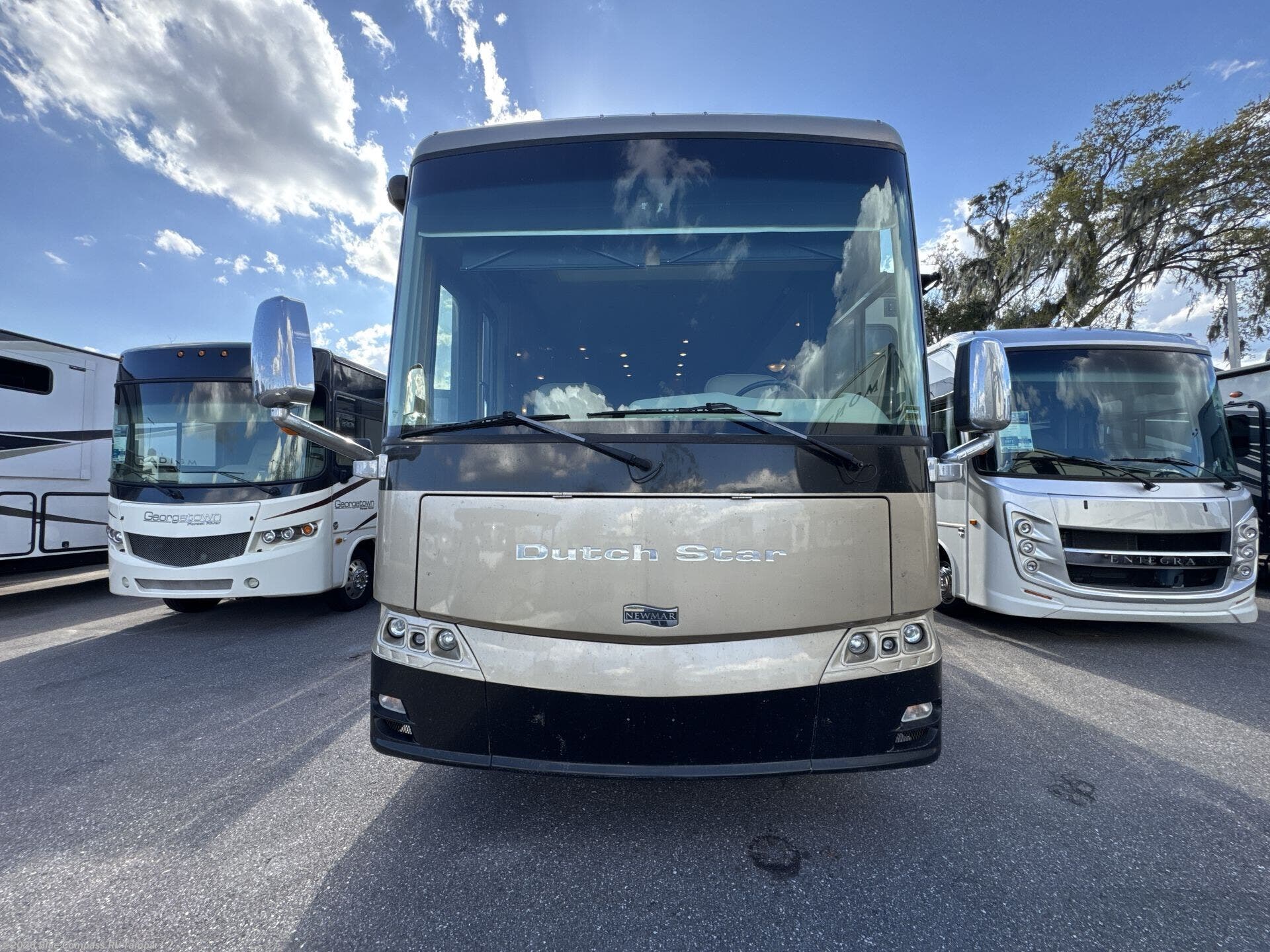 2009 Dutch Star 4043 by Newmar from Blue Compass RV Tampa in Dover, Florida