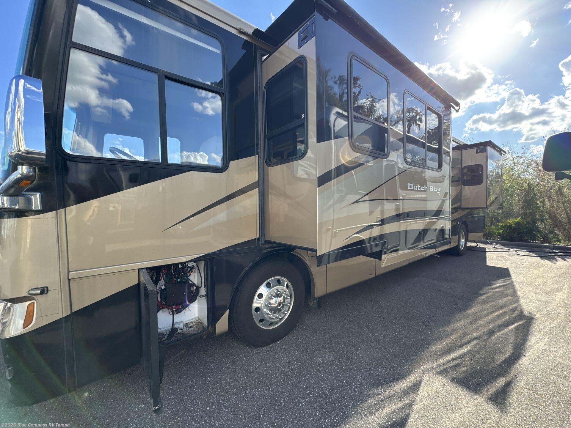 Used 2009 Newmar Dutch Star 4043 available in Dover, Florida