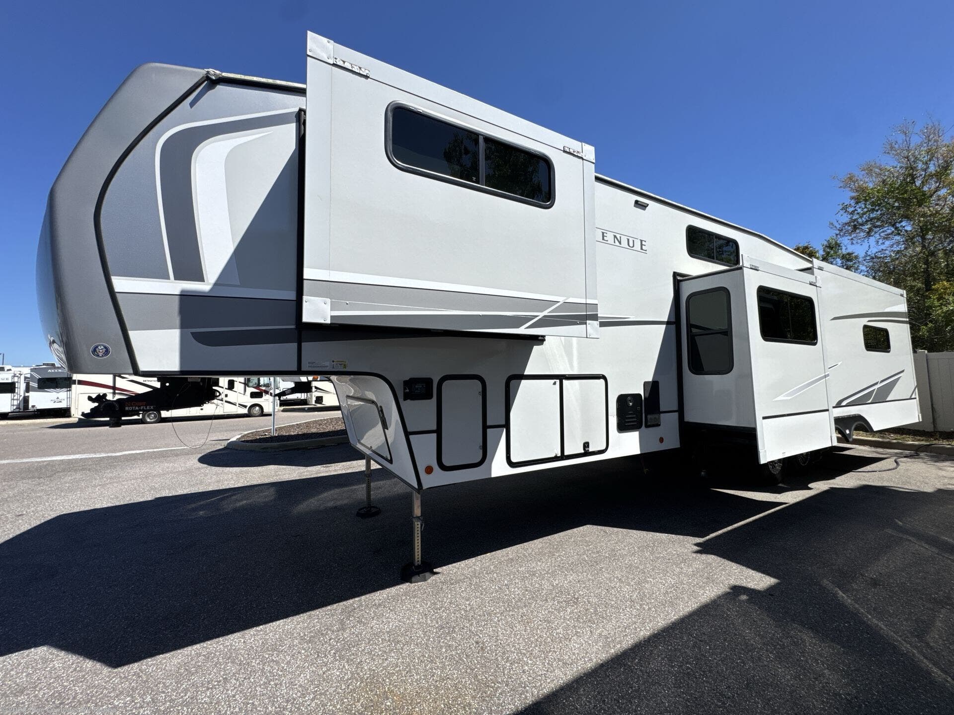 Used 2024 Alliance RV Avenue 37MBR available in Dover, Florida