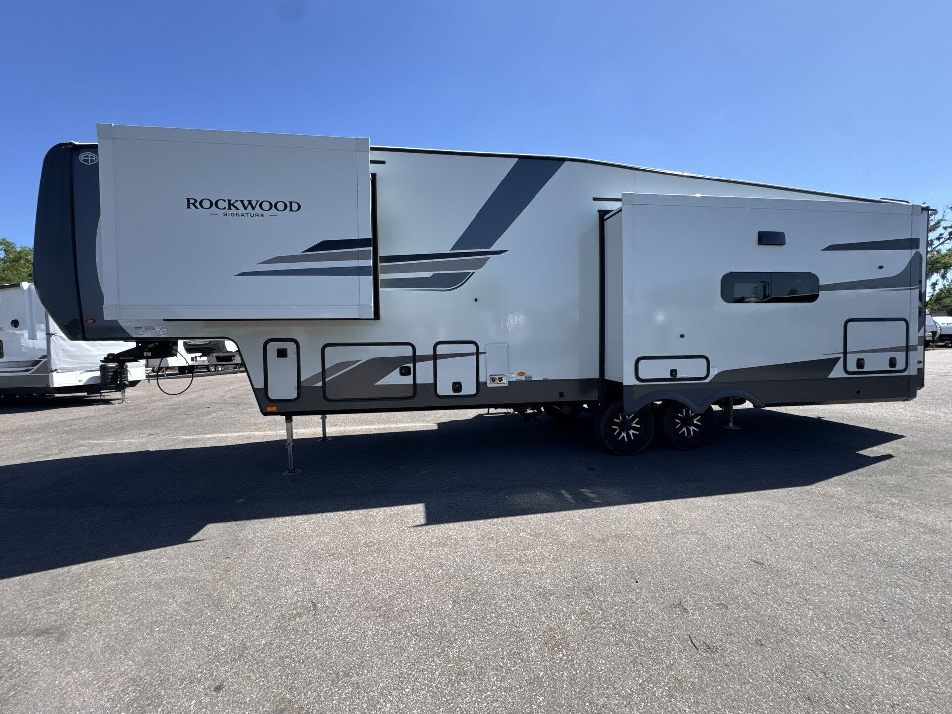 2026 Rockwood Signature R361RLS by Forest River from Blue Compass RV Tampa in Dover, Florida