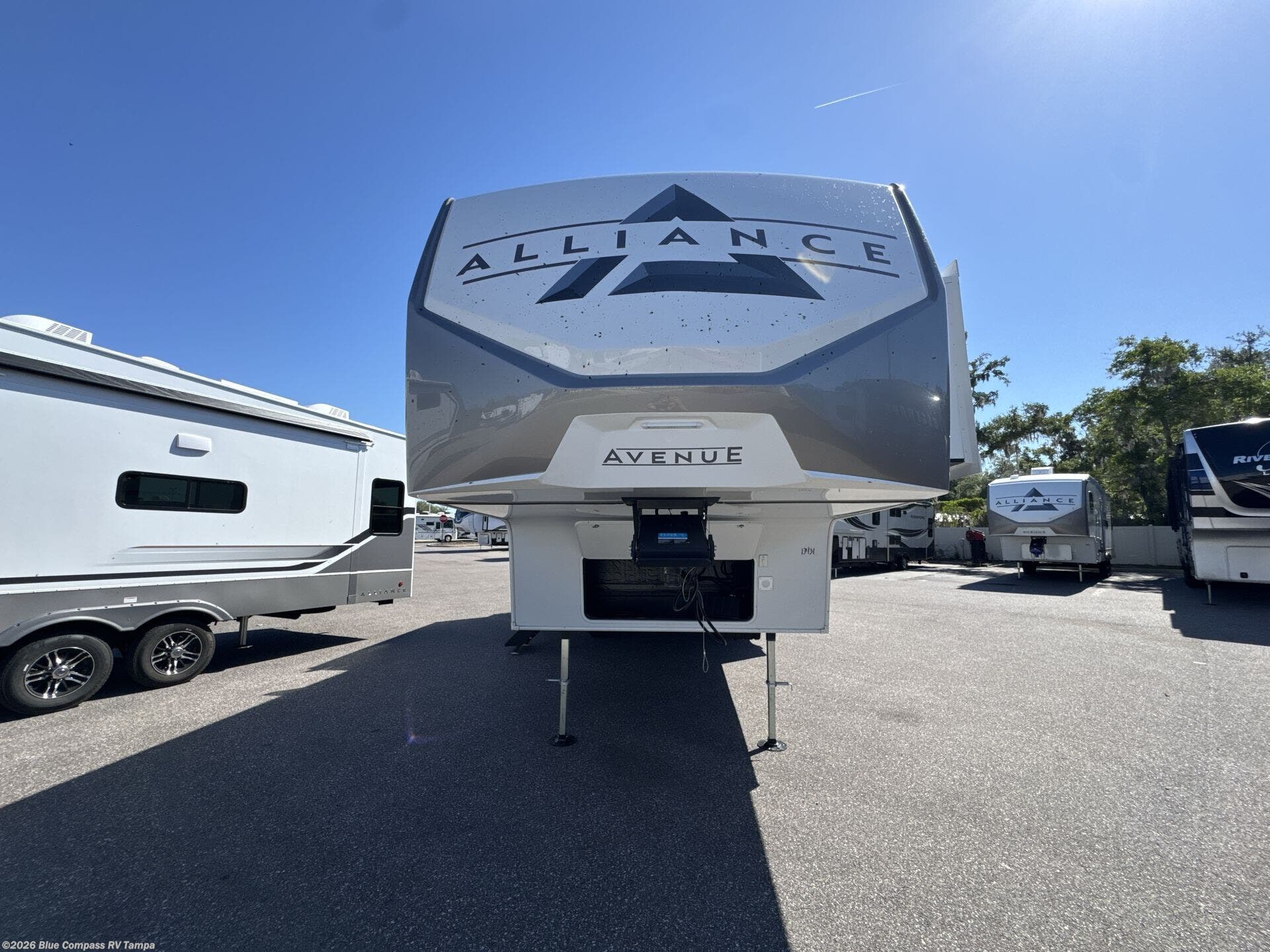 2026 Avenue 32RLS by Alliance RV from Blue Compass RV Tampa in Dover, Florida