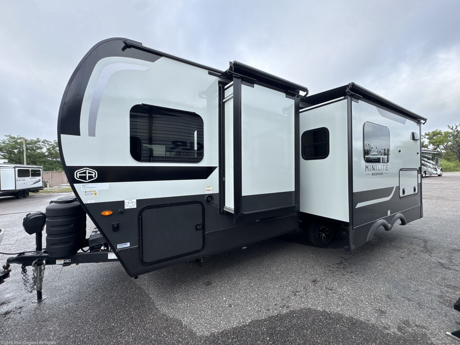 2026 Forest River Rockwood Mini Lite 2522FB - New Travel Trailer For Sale by Blue Compass RV Tampa in Dover, Florida