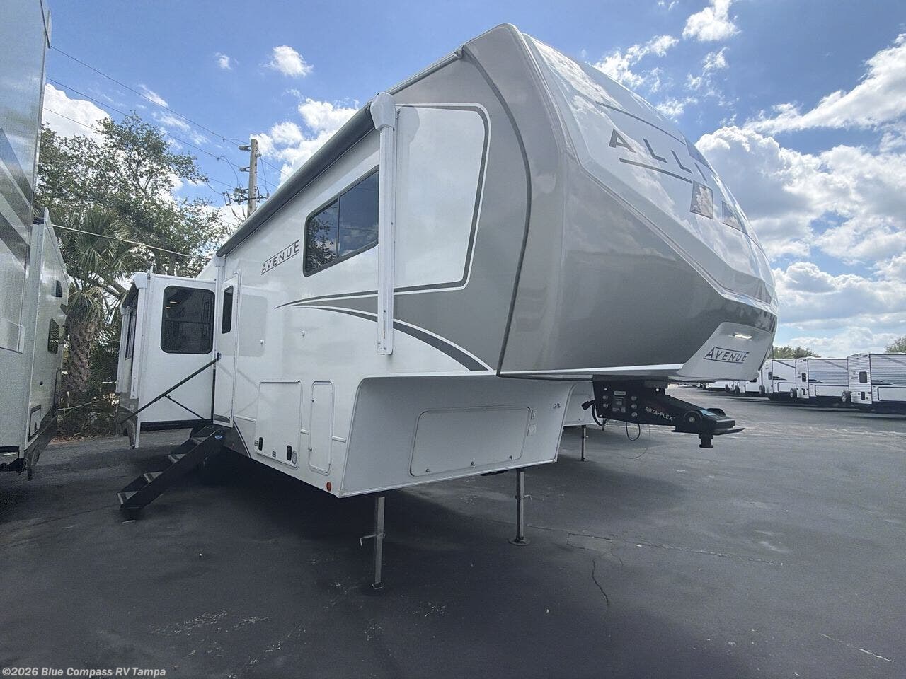 New 2026 Alliance RV Avenue 32RLS available in Dover, Florida