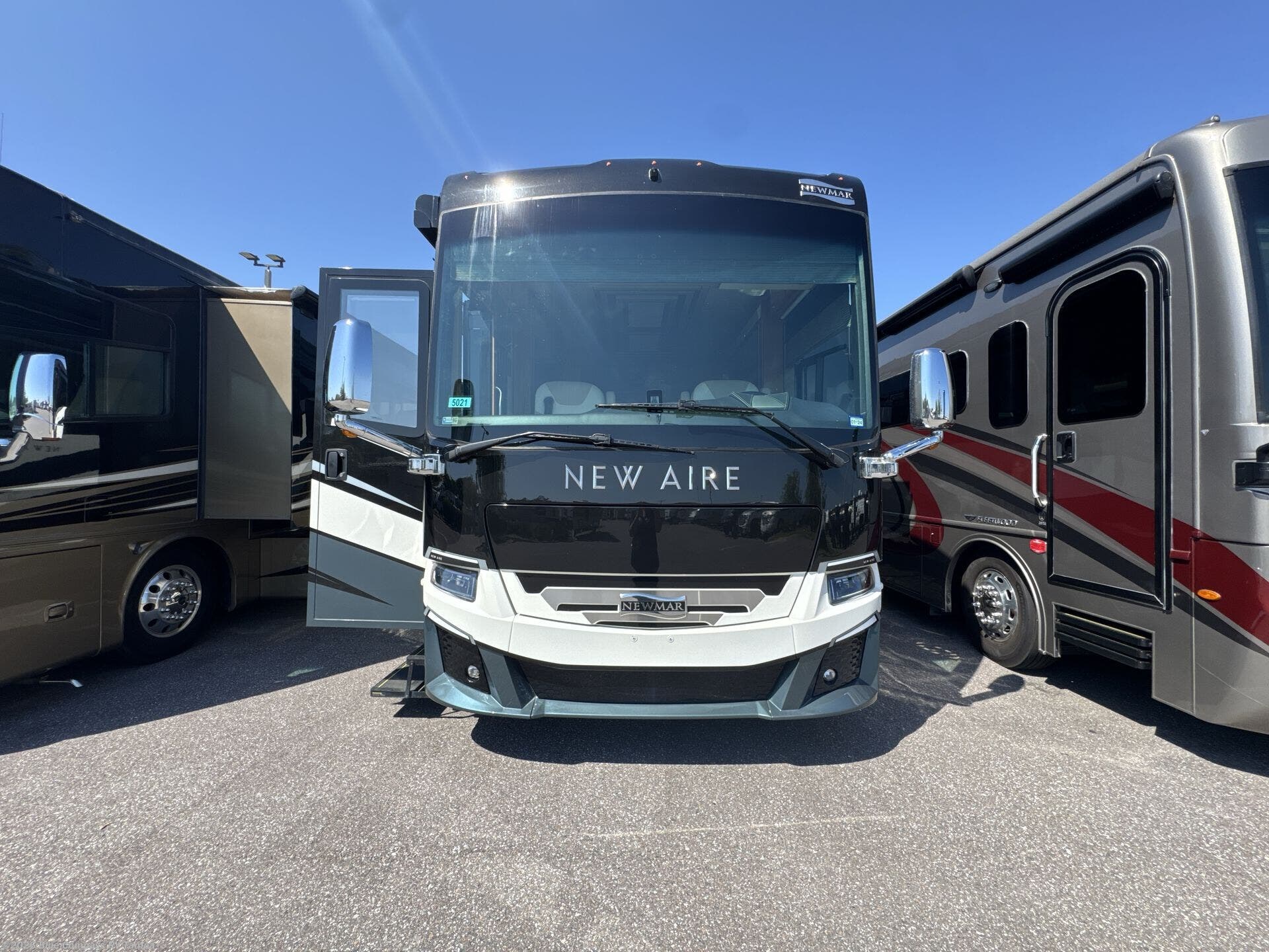 2022 New Aire 3543 by Newmar from Blue Compass RV Tampa in Dover, Florida