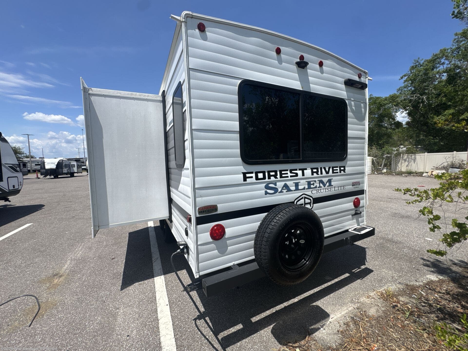Used 2025 Forest River Salem Cruise Lite 24RLXL available in Dover, Florida