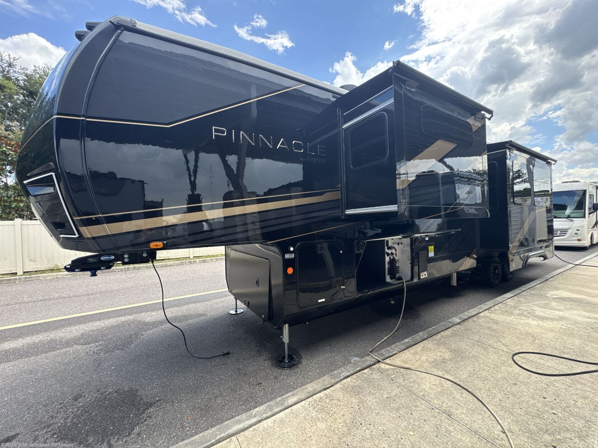 2027 Pinnacle 38FBRK by Jayco from Blue Compass RV Tampa in Dover, Florida