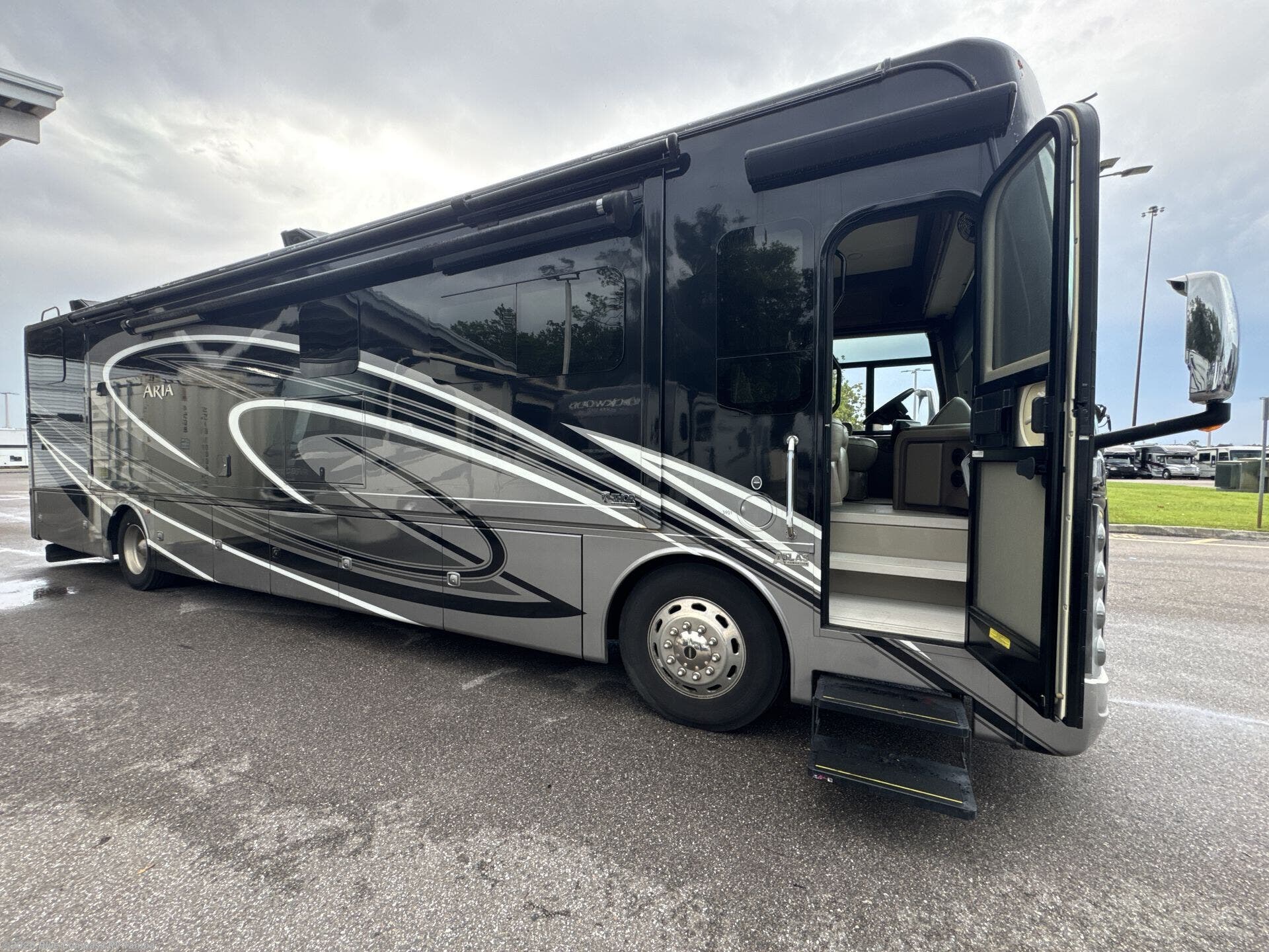 2022 Aria 3901 by Thor Motor Coach from Blue Compass RV Tampa in Dover, Florida