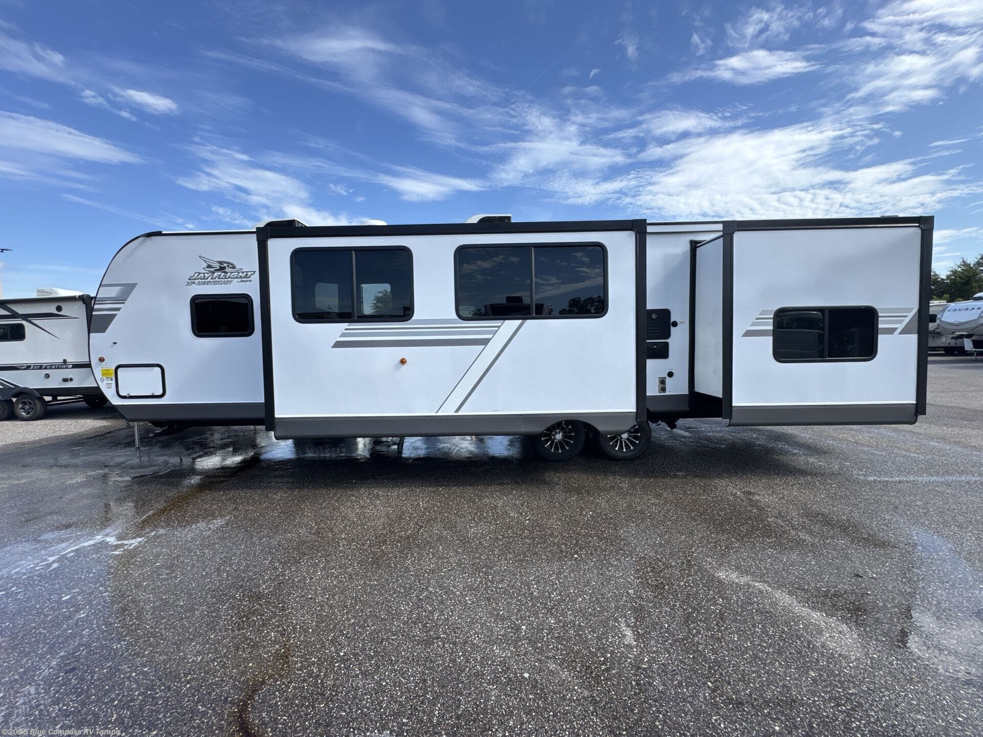 2027 Jayco Jay Flight 321BDS - New Travel Trailer For Sale by Blue Compass RV Tampa in Dover, Florida