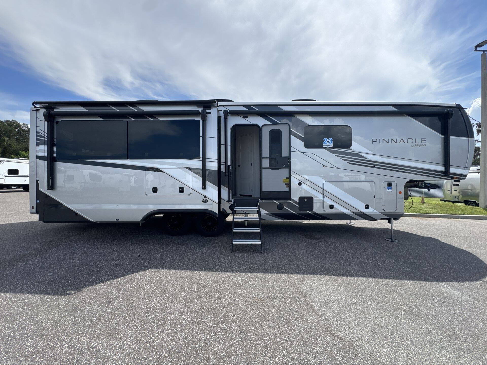 2027 Pinnacle 36FBTS by Jayco from Blue Compass RV Tampa in Dover, Florida