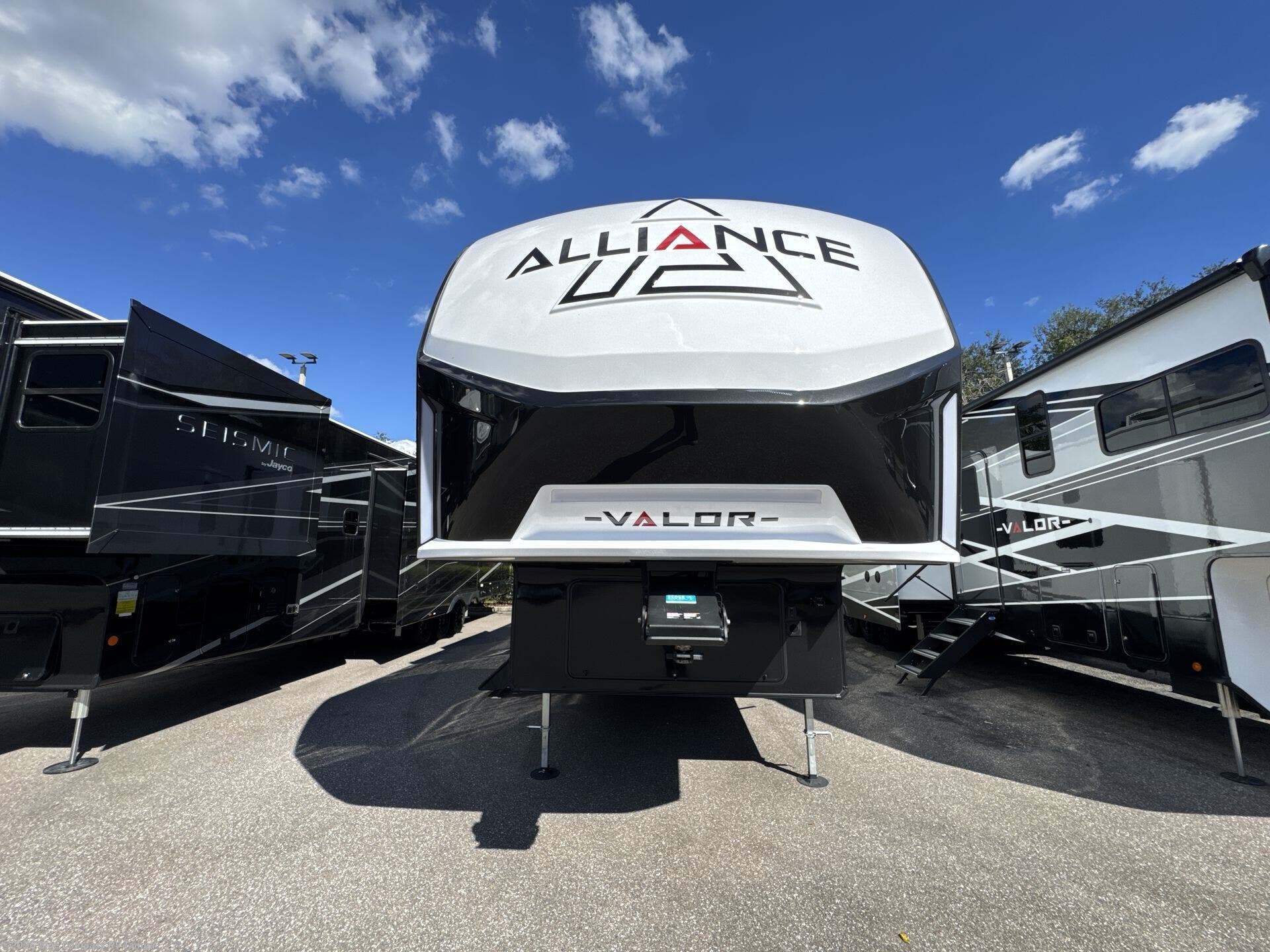 2027 Valor All-Access 32A10 by Alliance RV from Blue Compass RV Tampa in Dover, Florida