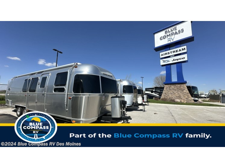 Used 2023 Airstream Flying Cloud 30FB Bunk available in Altoona, Iowa
