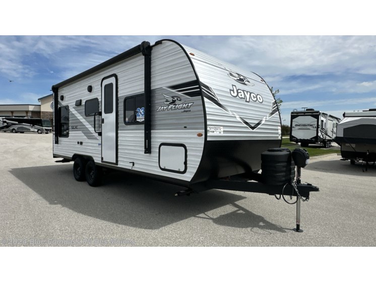 New 2025 Jayco Jay Flight SLX 210QB available in Altoona, Iowa