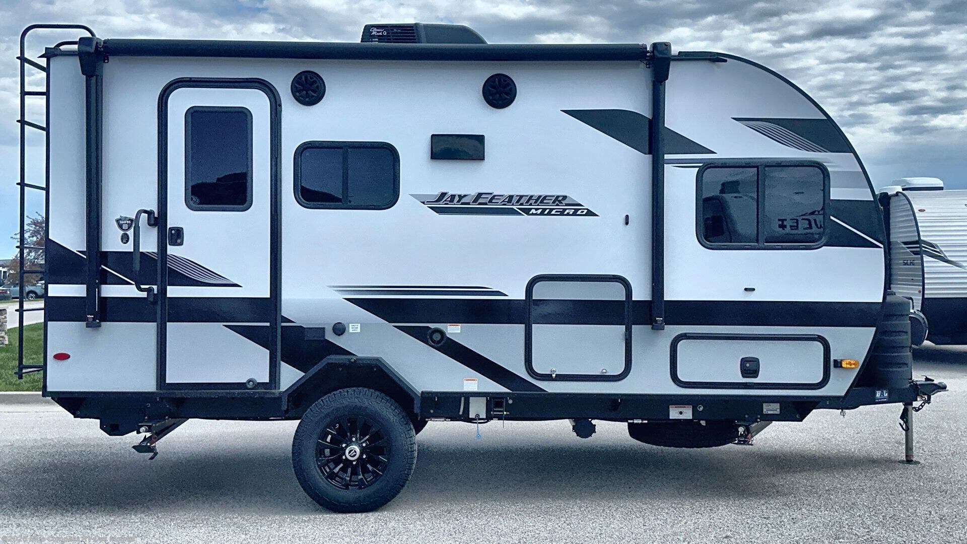 2025 Jay Feather Micro 166FBS by Jayco from Blue Compass RV Des Moines in Altoona, Iowa
