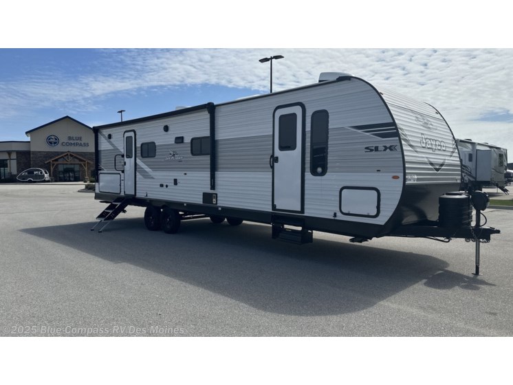 New 2025 Jayco Jay Flight SLX 330TBS available in Altoona, Iowa