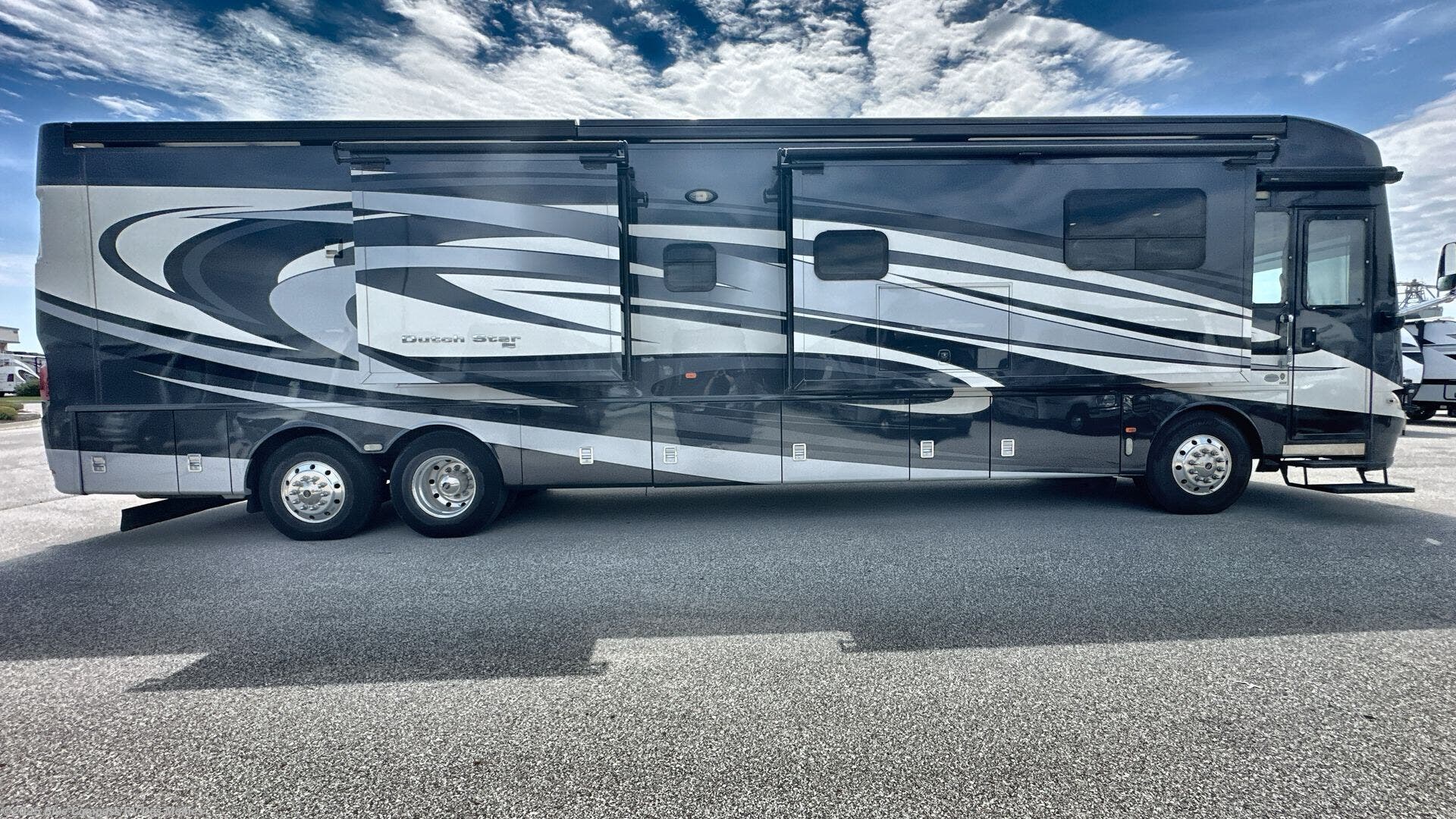 2016 Dutch Star 4369 by Newmar from Blue Compass RV Des Moines in Altoona, Iowa