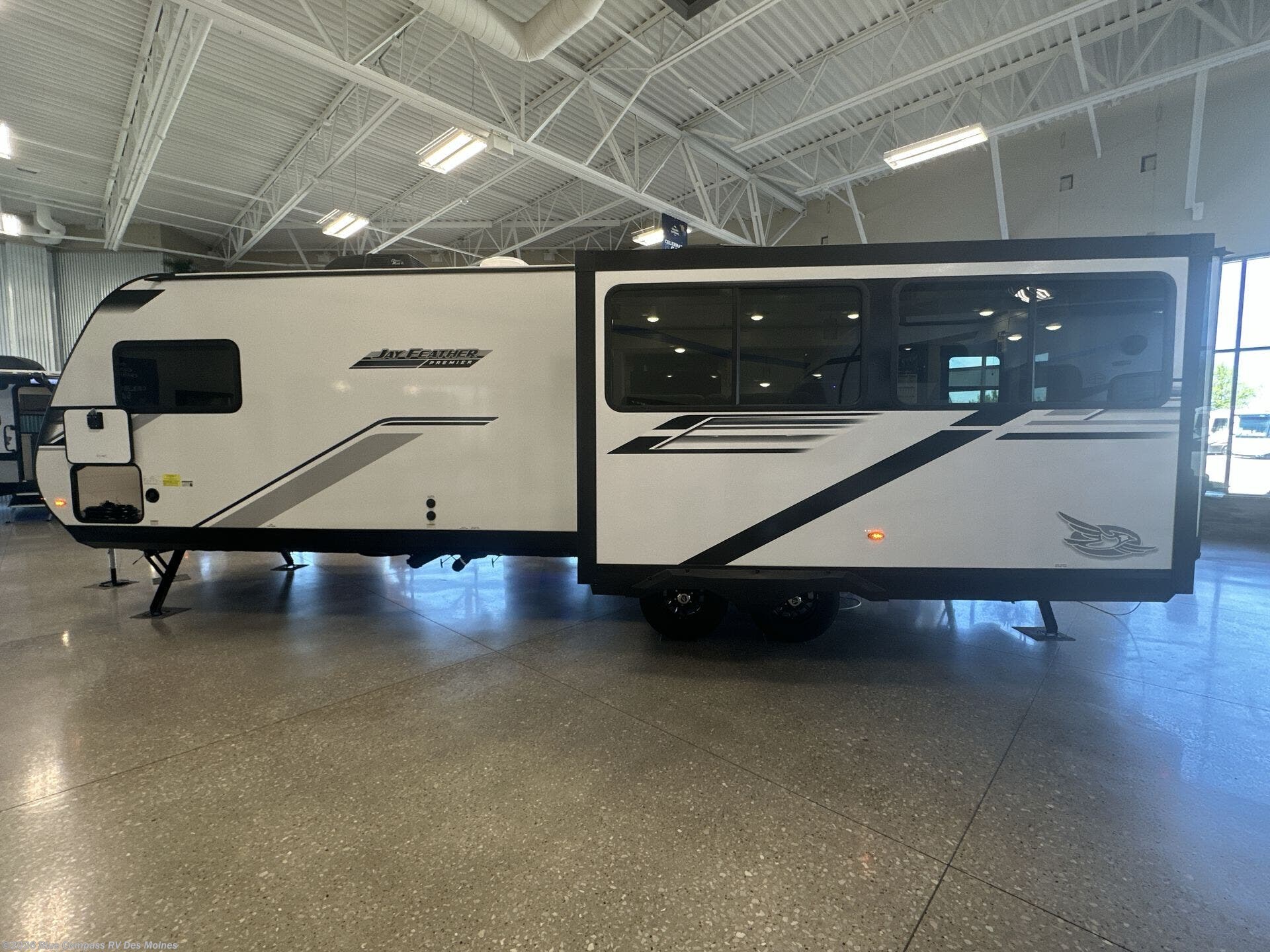 2026 Jay Feather 27MK by Jayco from Blue Compass RV Des Moines in Altoona, Iowa