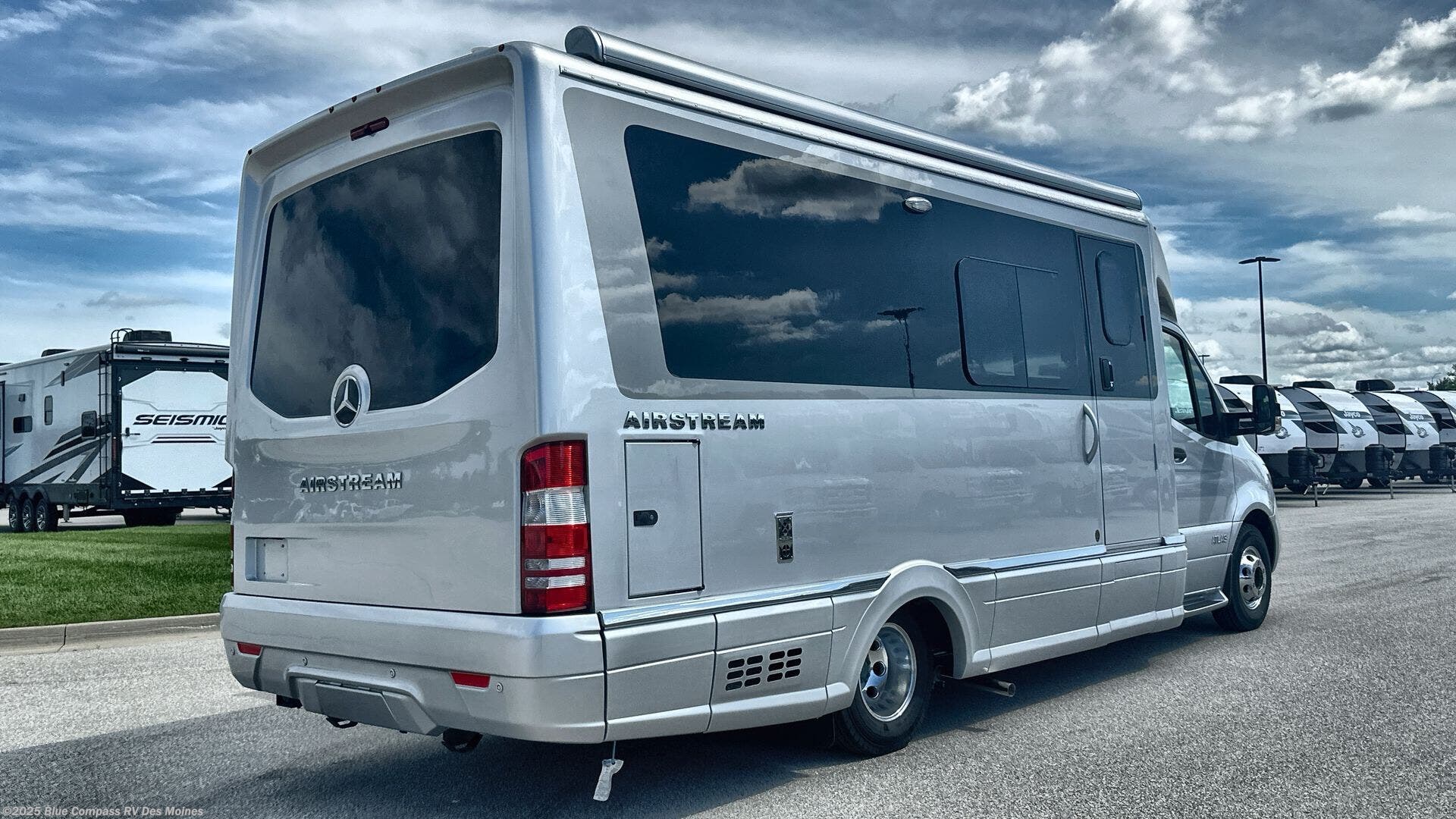 New 2026 Airstream Atlas Murphy Suite available in Altoona, Iowa