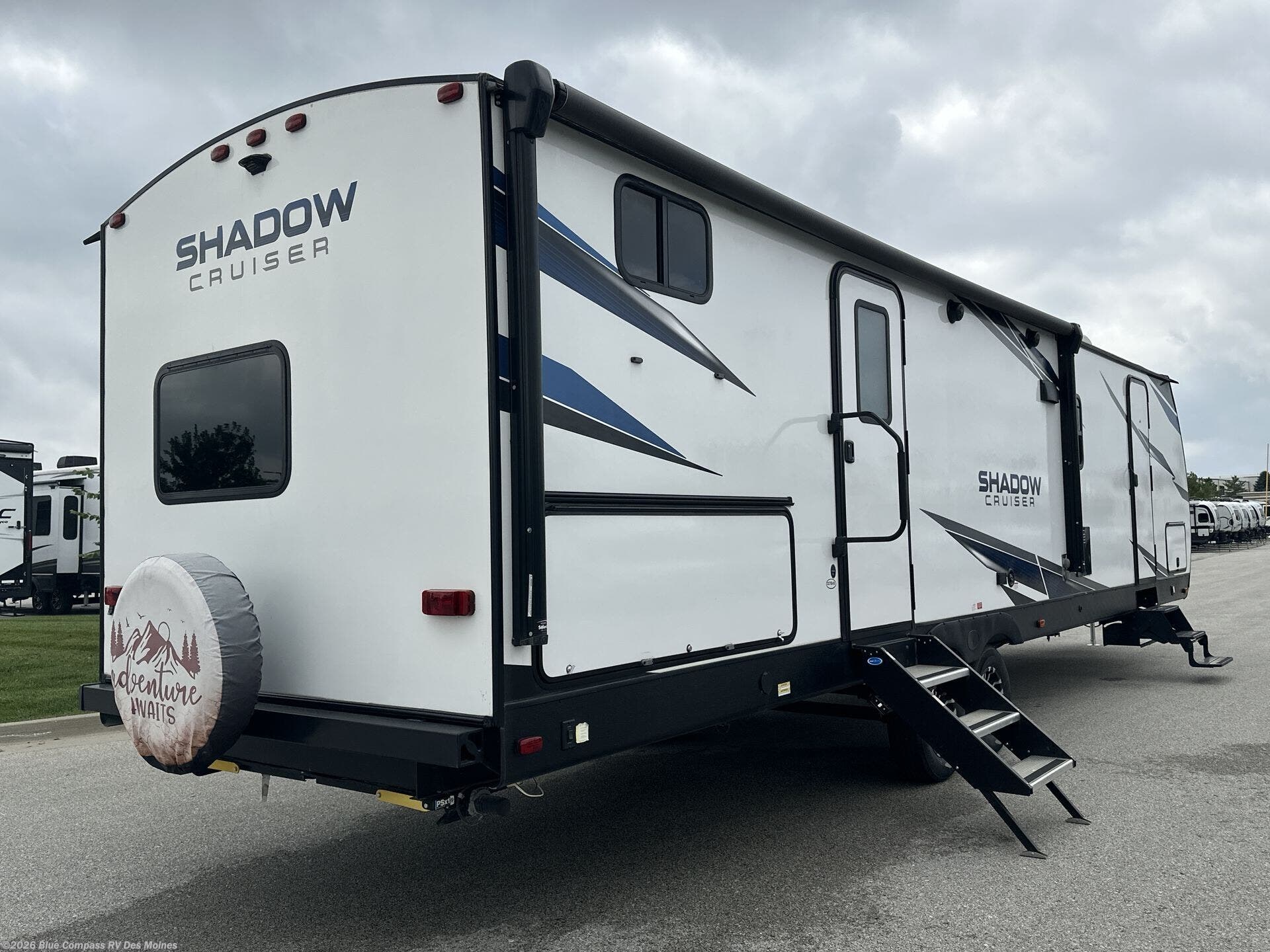 Used 2022 Cruiser RV Shadow Cruiser 327BHS available in Altoona, Iowa