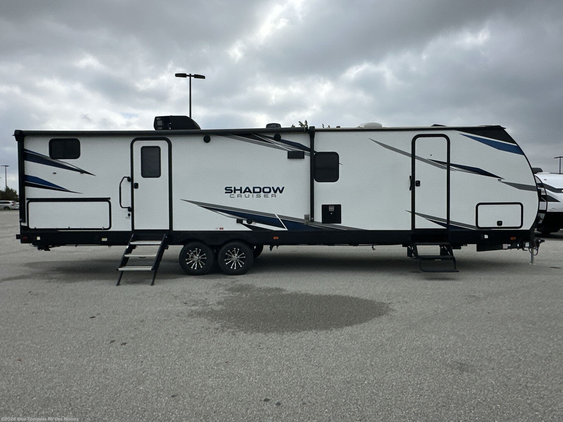 2022 Shadow Cruiser 327BHS by Cruiser RV from Blue Compass RV Des Moines in Altoona, Iowa
