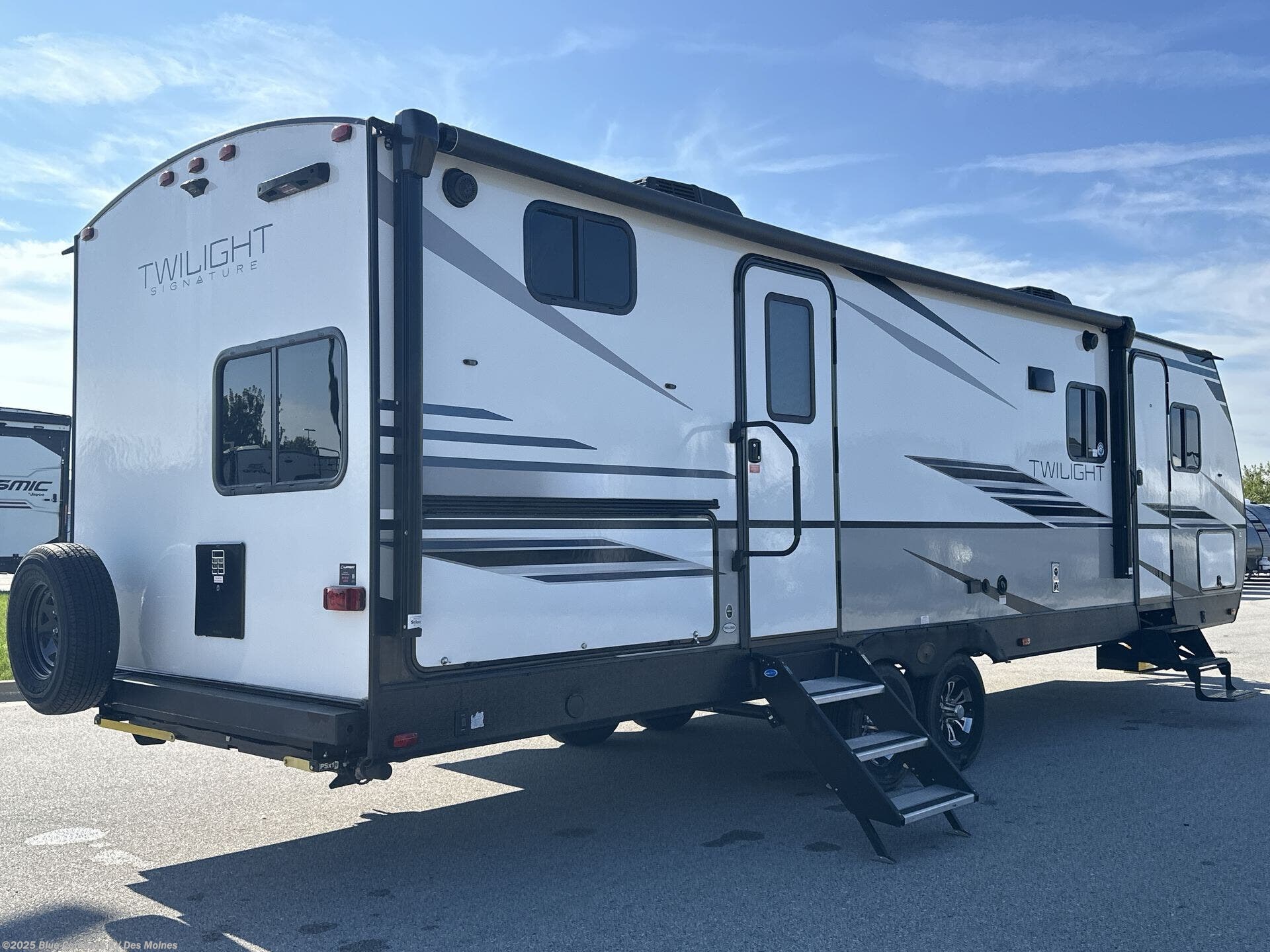 Used 2023 Cruiser RV Twilight Signature TWS 2800 available in Altoona, Iowa