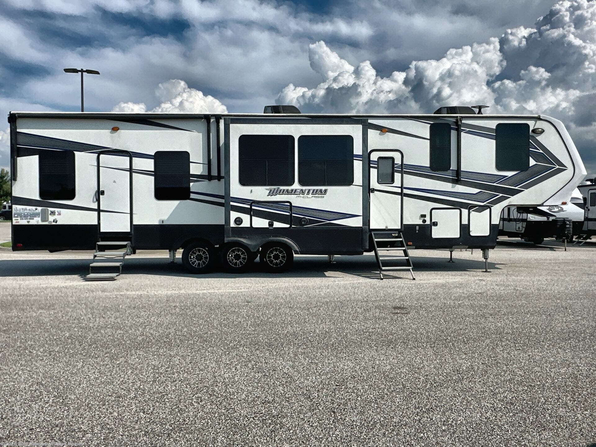 2018 Momentum 381M by Grand Design from Blue Compass RV Des Moines in Altoona, Iowa