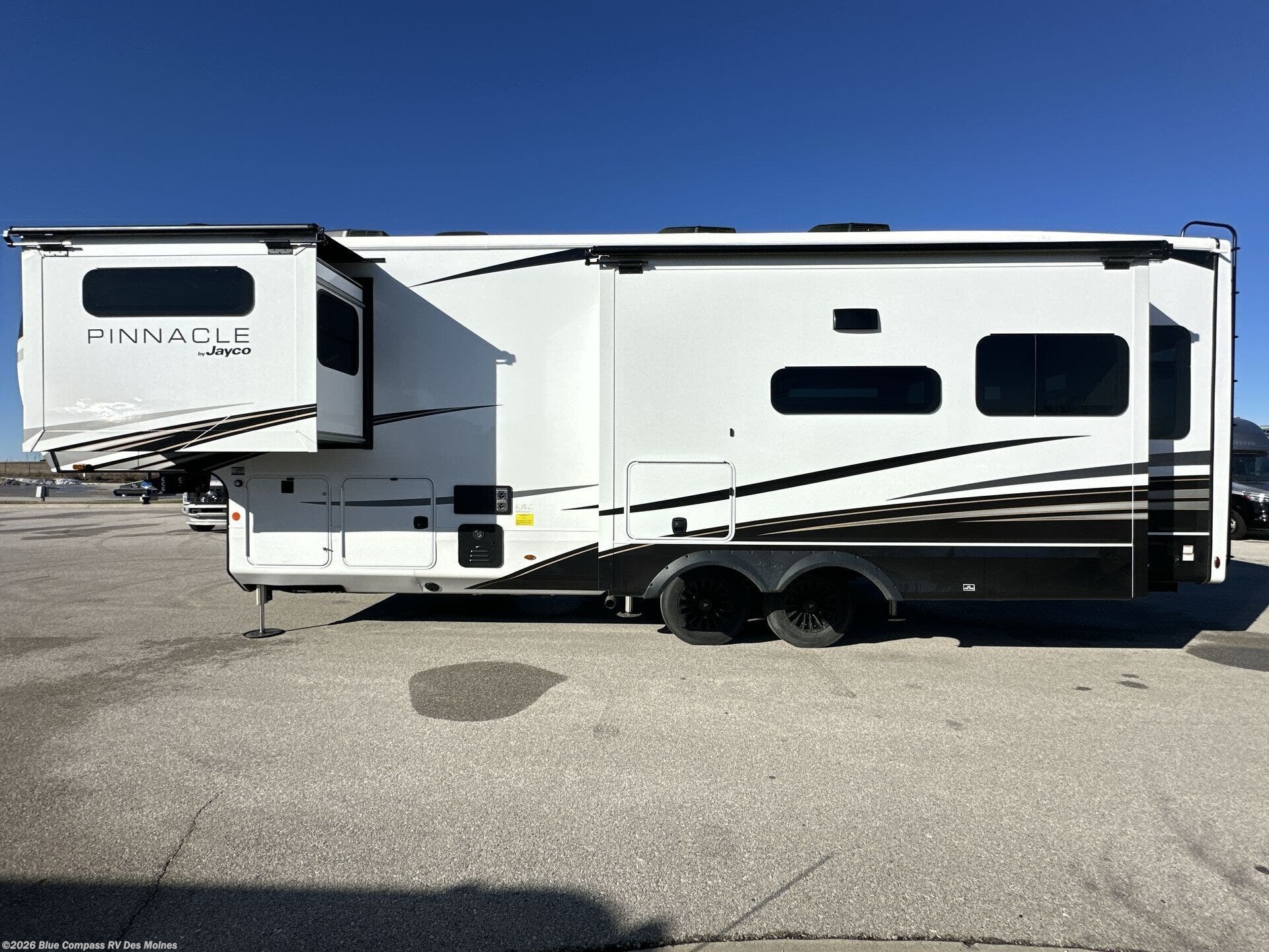 2026 Pinnacle 32RLTS by Jayco from Blue Compass RV Des Moines in Altoona, Iowa