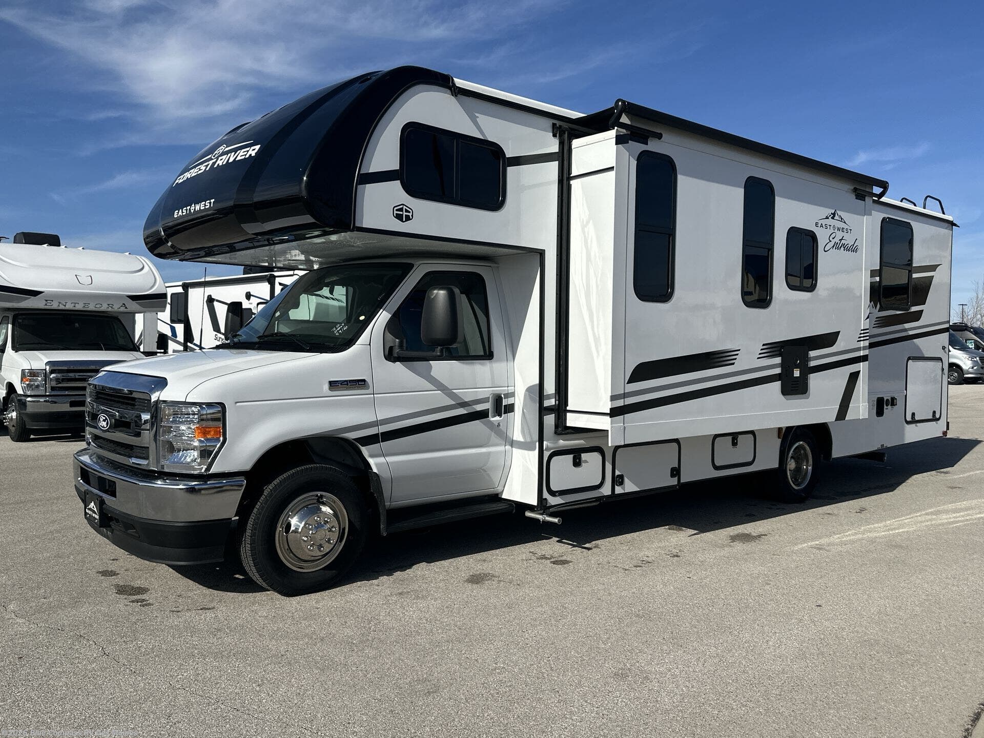 New 2026 East to West Entrada 2800S available in Altoona, Iowa