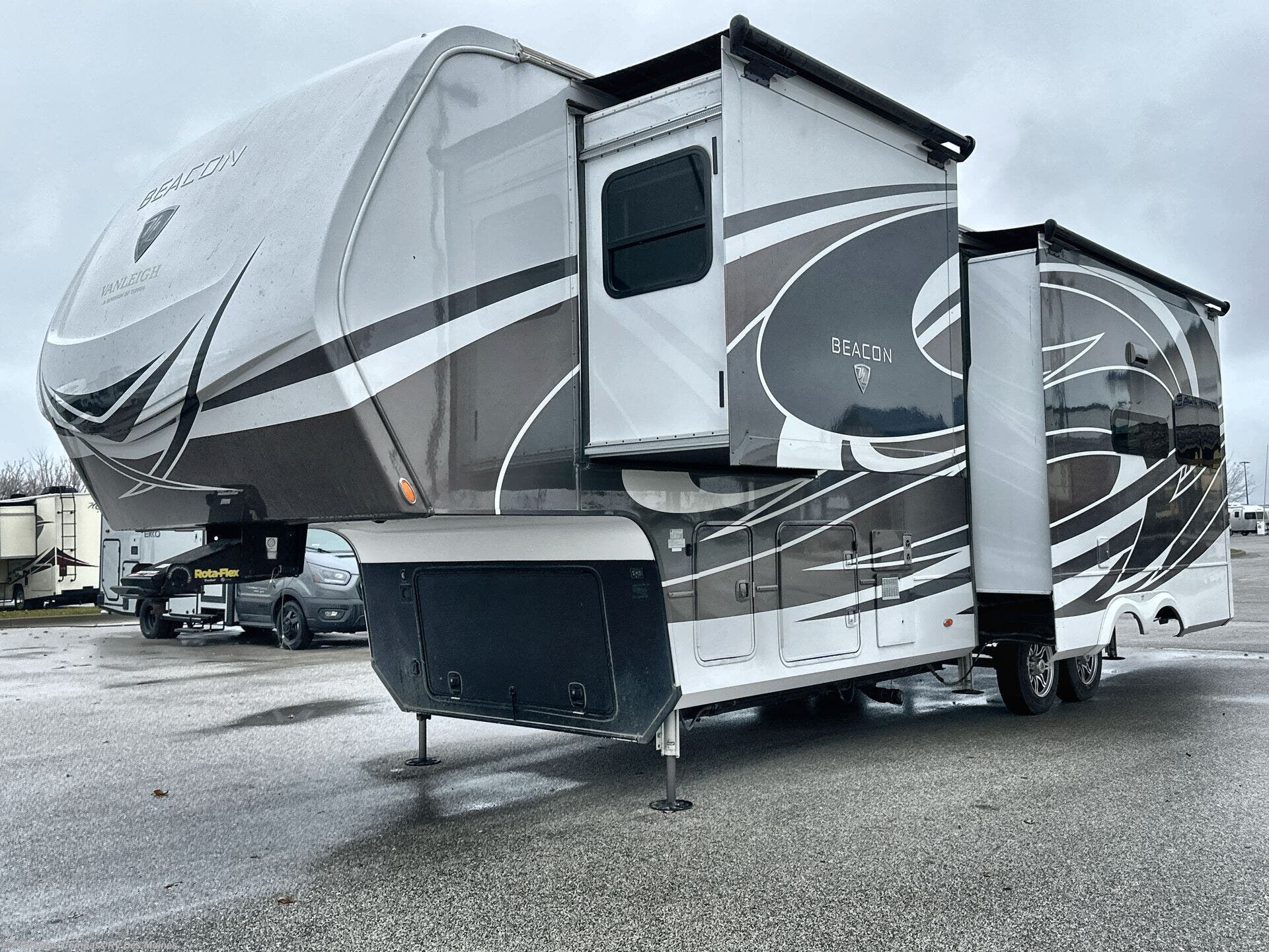 Used 2021 Vanleigh Beacon 34RLB available in Altoona, Iowa