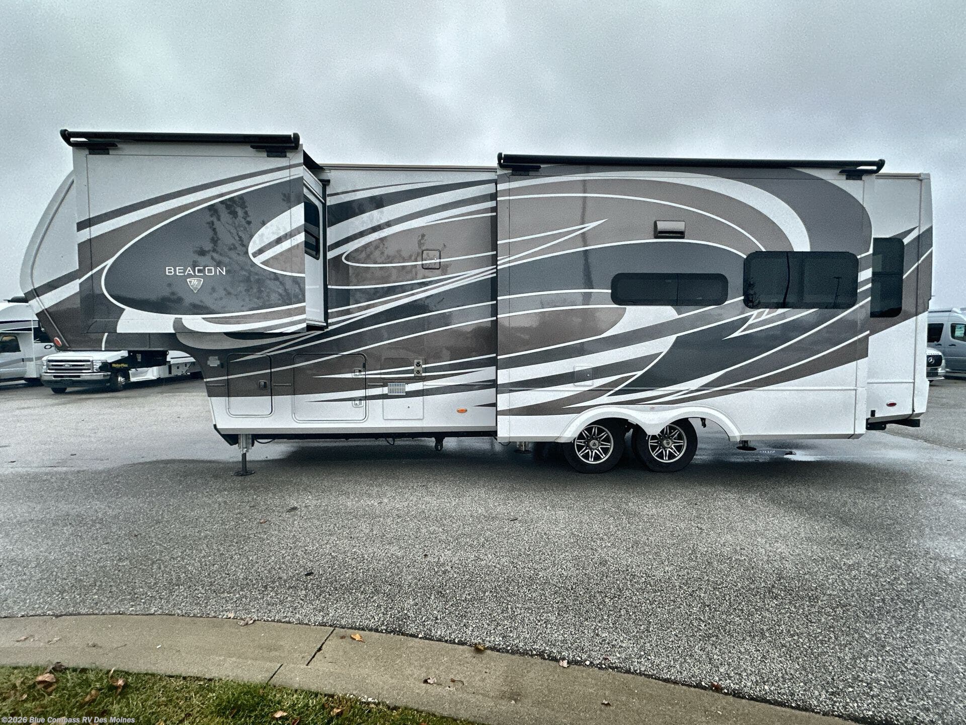 2021 Beacon 34RLB by Vanleigh from Blue Compass RV Des Moines in Altoona, Iowa