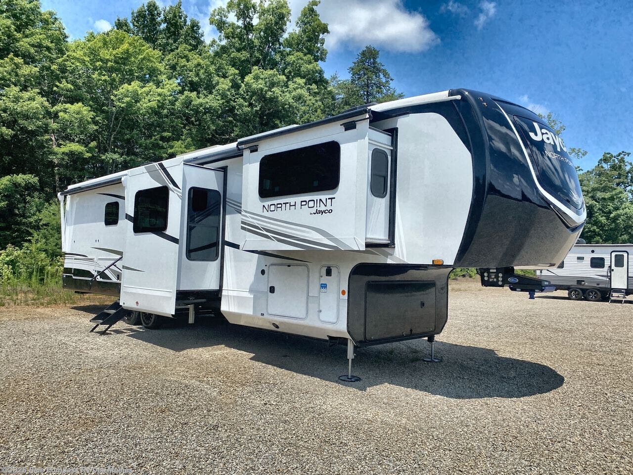 2025 North Point 382FLRB by Jayco from Blue Compass RV Des Moines in Altoona, Iowa