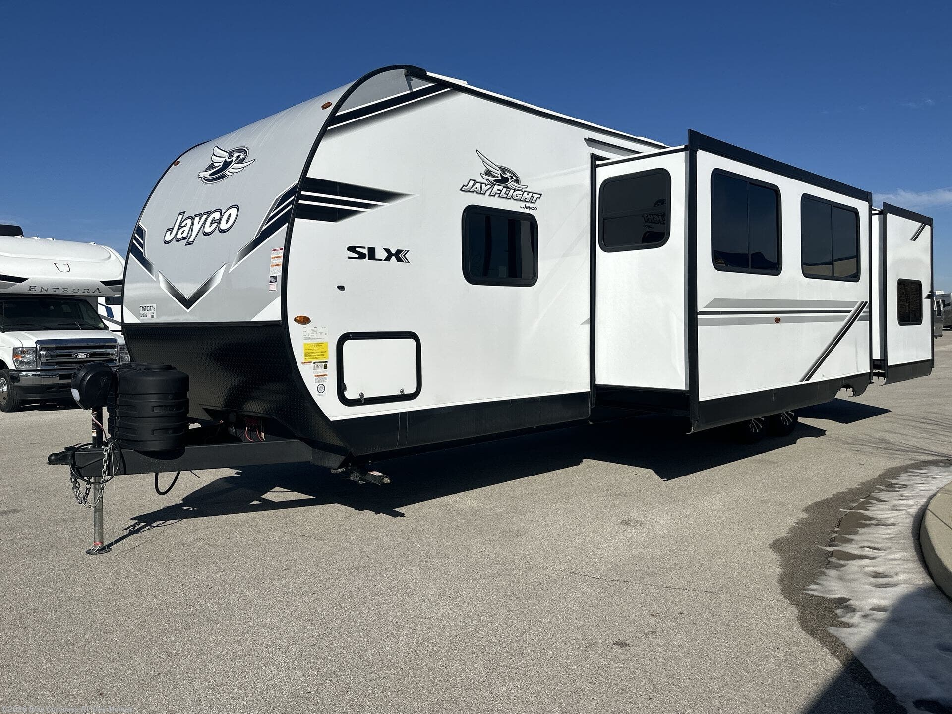 New 2026 Jayco Jay Flight SLX 321BDS available in Altoona, Iowa