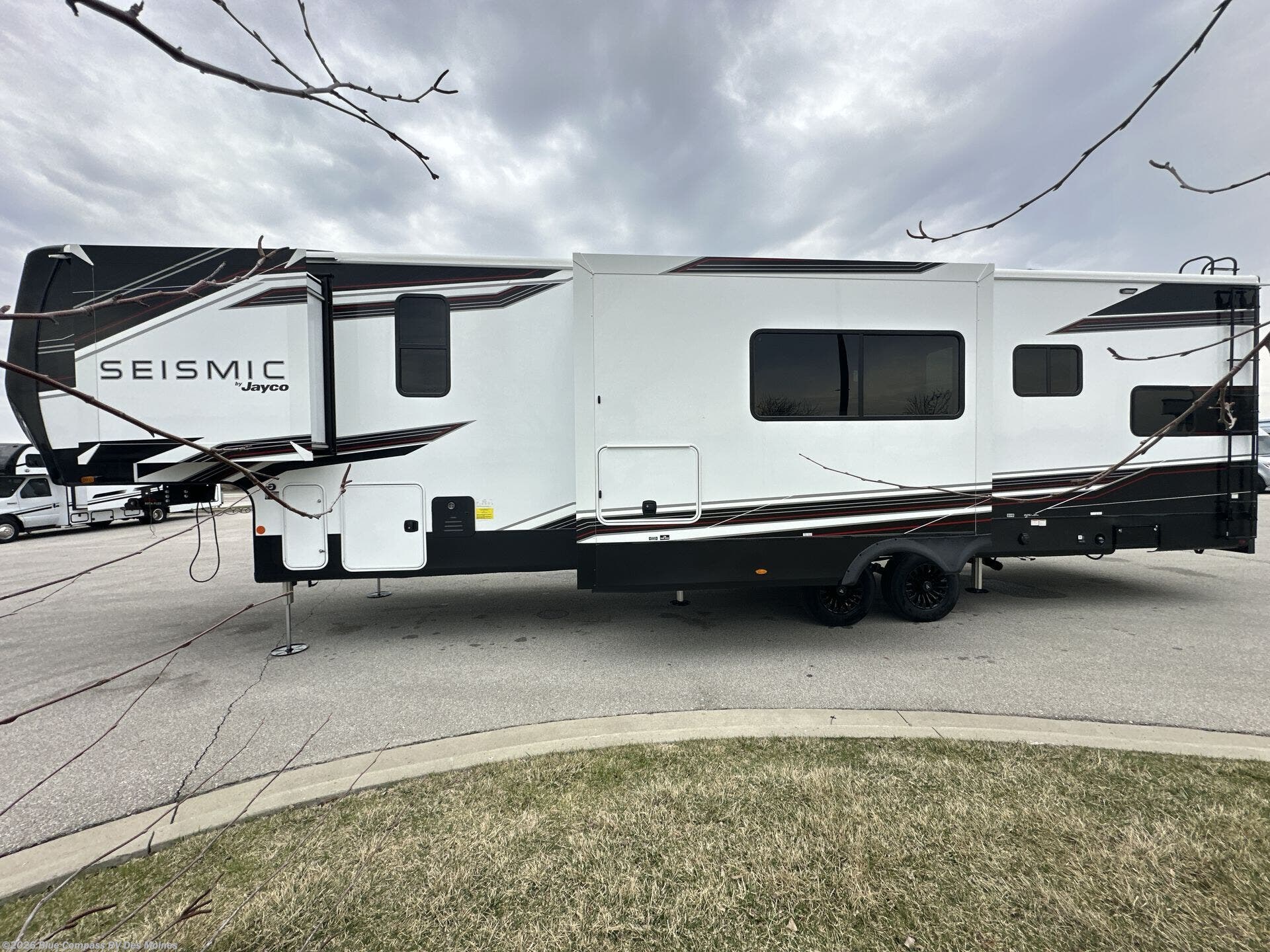 2026 Seismic 359 by Jayco from Blue Compass RV Des Moines in Altoona, Iowa