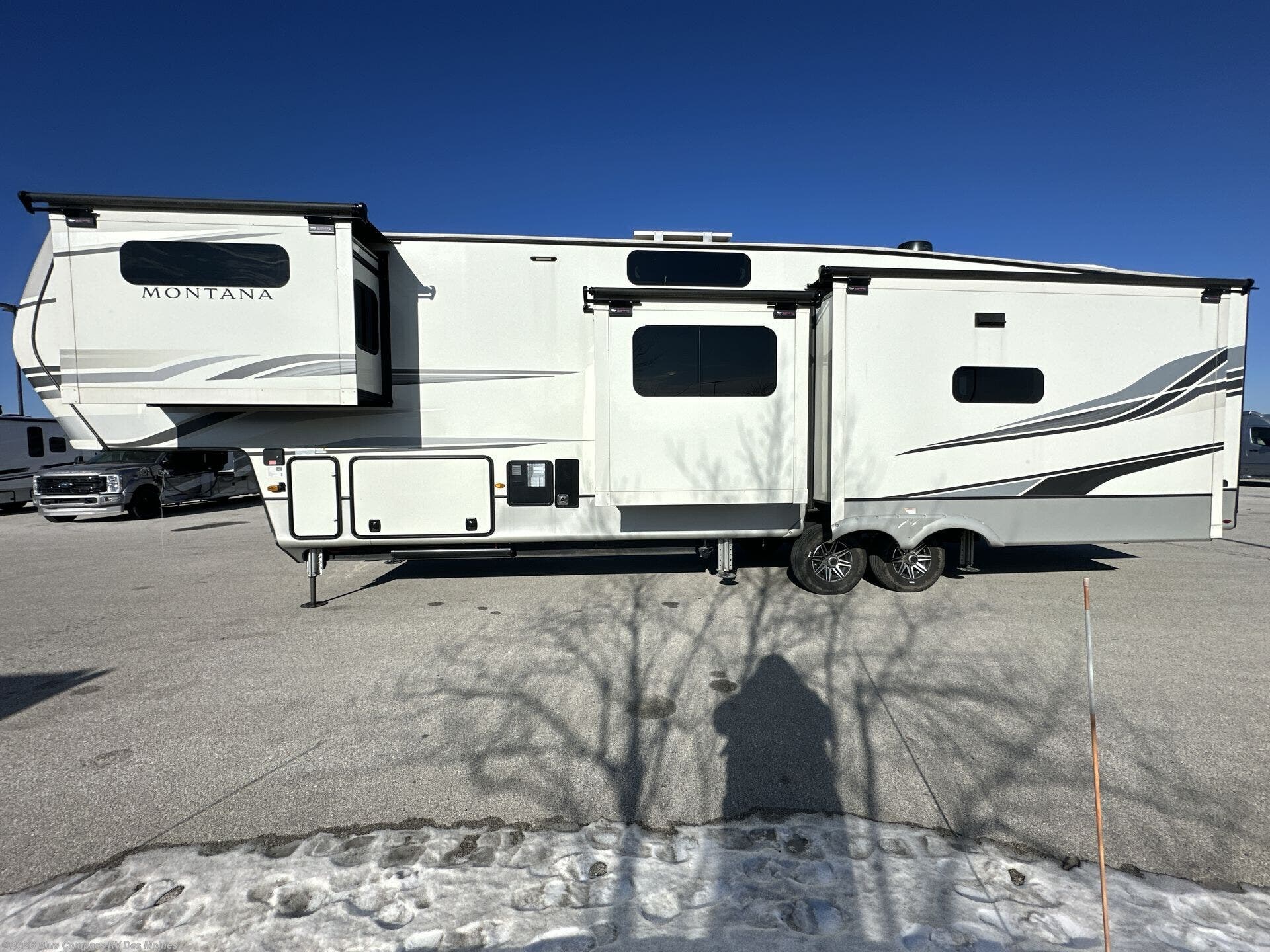 2022 Montana 3855BR by Keystone from Blue Compass RV Des Moines in Altoona, Iowa