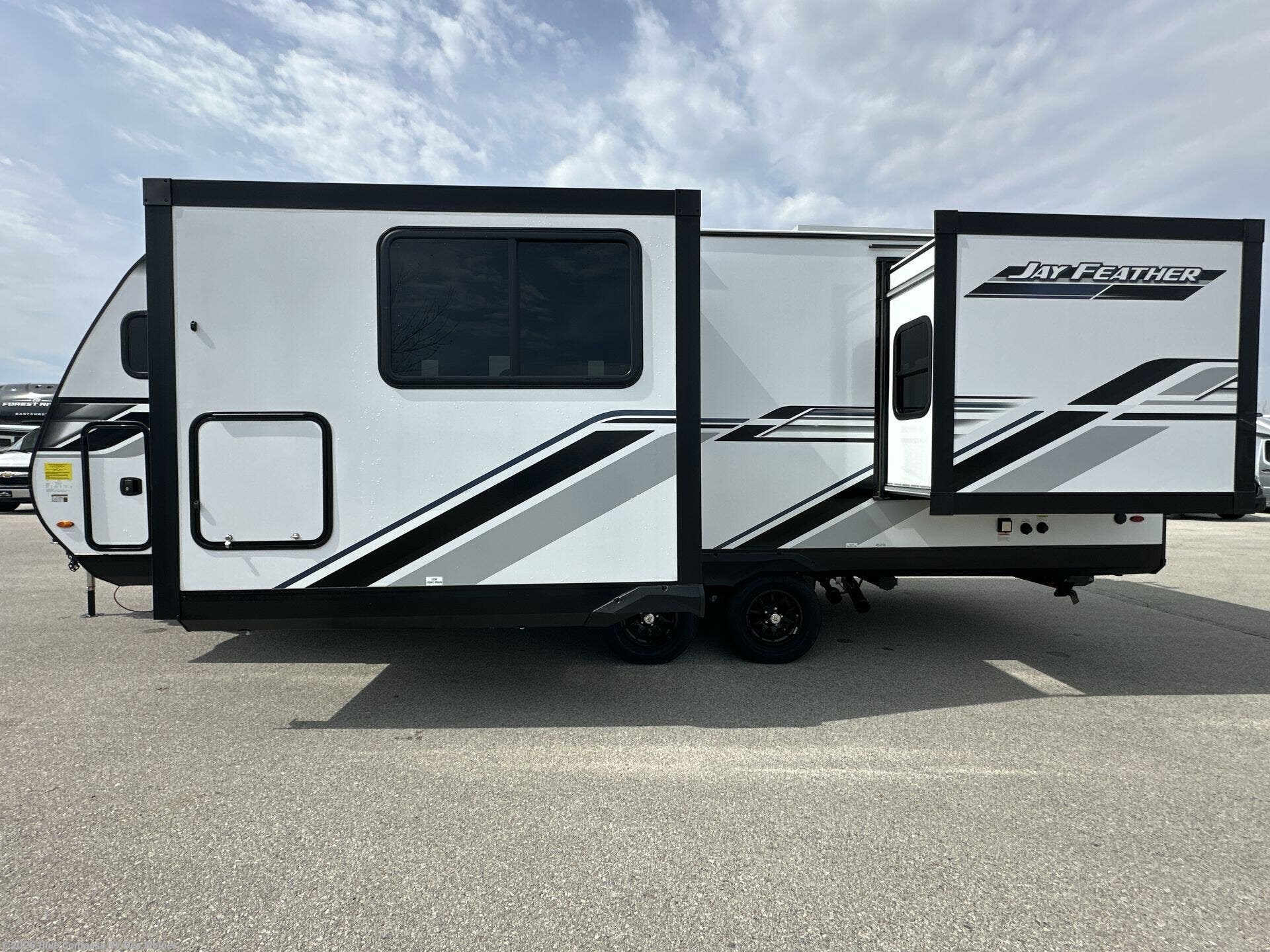 2026 Jay Feather 24FK by Jayco from Blue Compass RV Des Moines in Altoona, Iowa