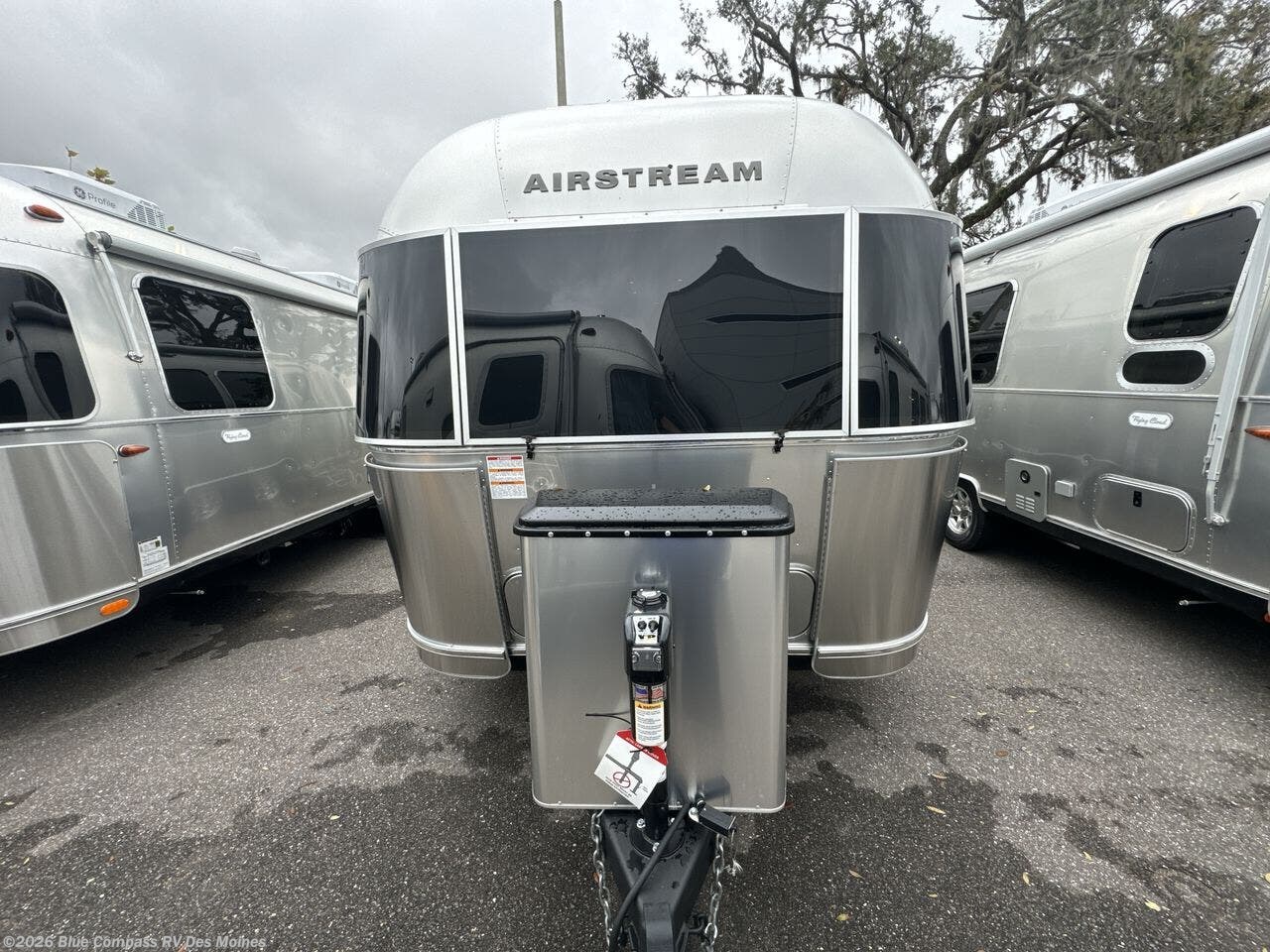 2025 Flying Cloud 23FB by Airstream from Blue Compass RV Des Moines in Altoona, Iowa