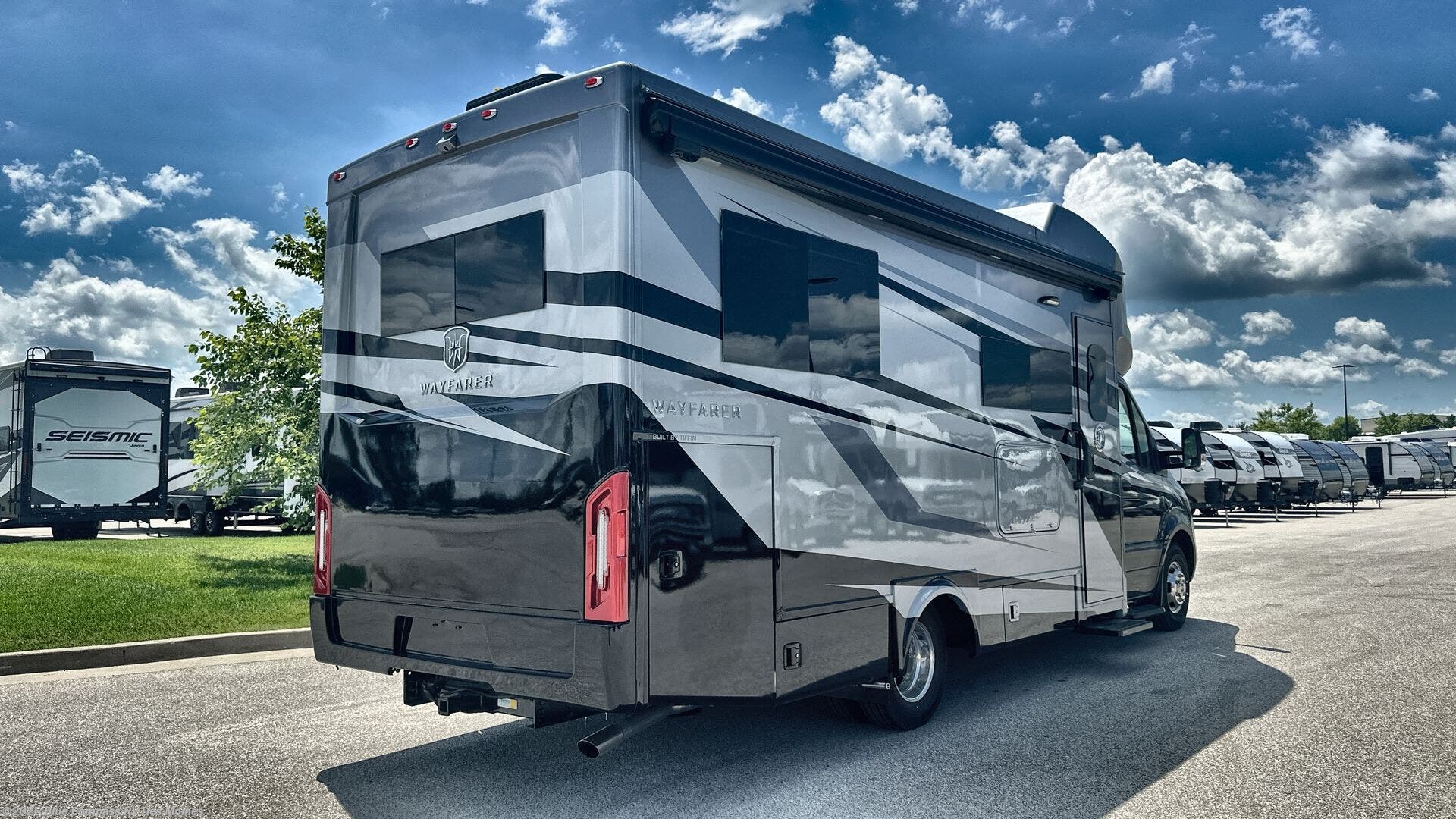 New 2026 Tiffin Wayfarer 25 XLW available in Altoona, Iowa