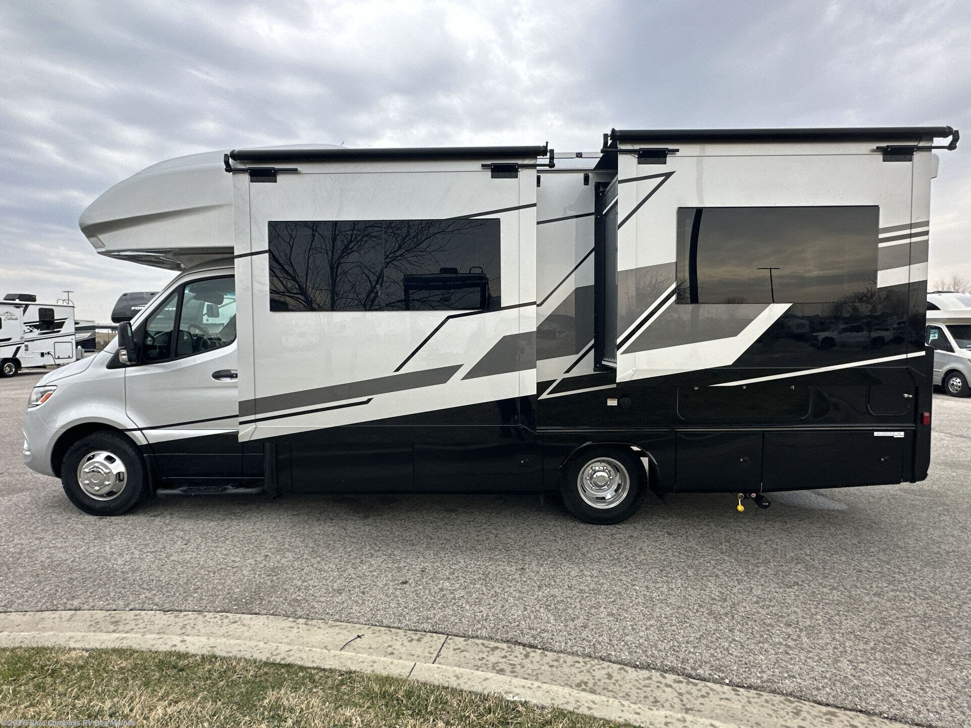 2026 Qwest 25L by Entegra Coach from Blue Compass RV Des Moines in Altoona, Iowa