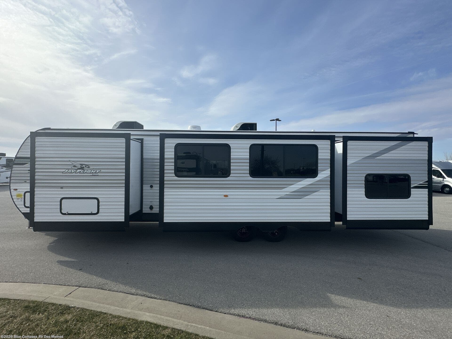2026 Jay Flight SLX 325BHT by Jayco from Blue Compass RV Des Moines in Altoona, Iowa
