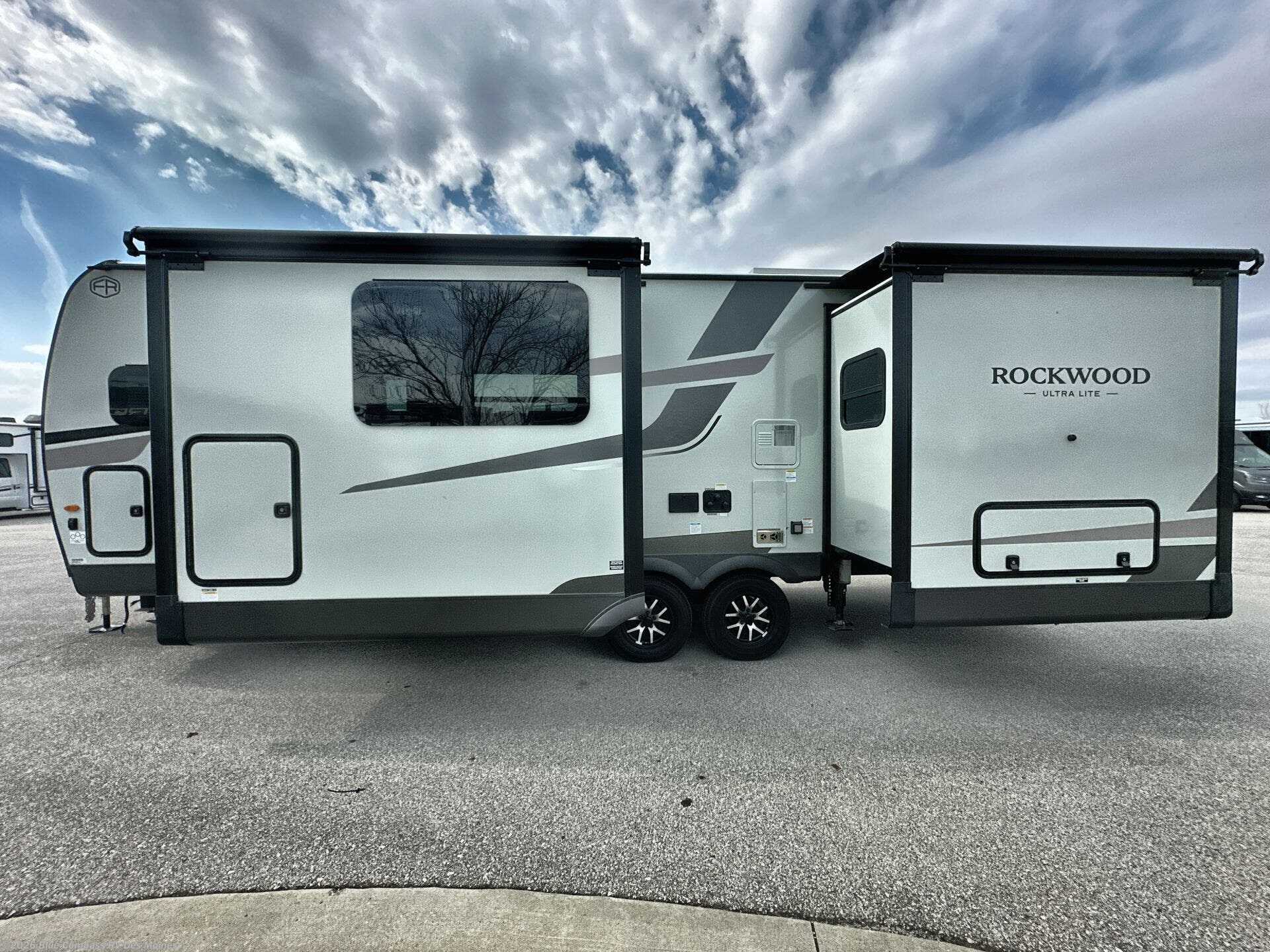2026 Rockwood Ultra Lite 2619FK by Forest River from Blue Compass RV Des Moines in Altoona, Iowa