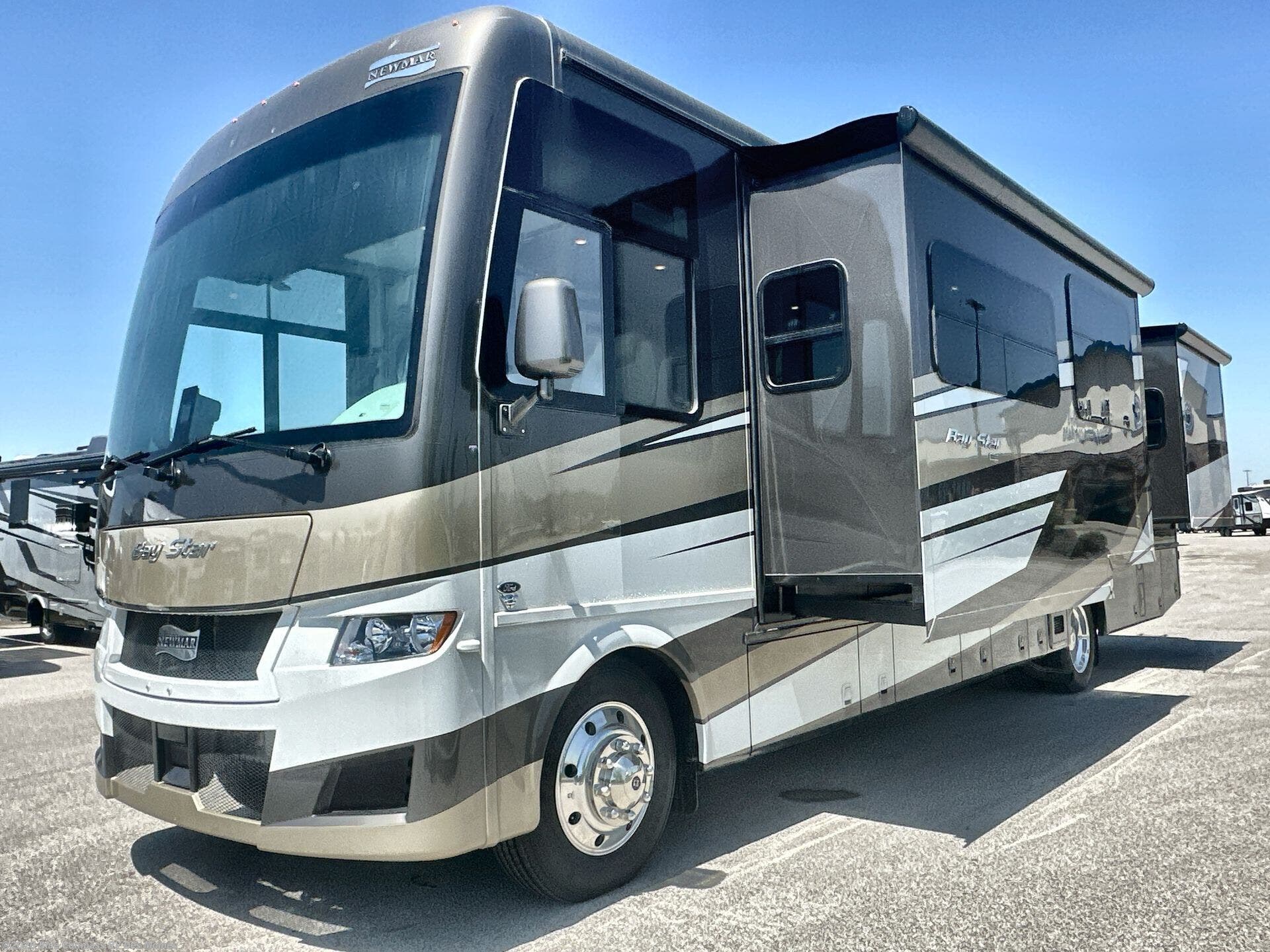 New 2026 Newmar Bay Star 3626 available in Altoona, Iowa