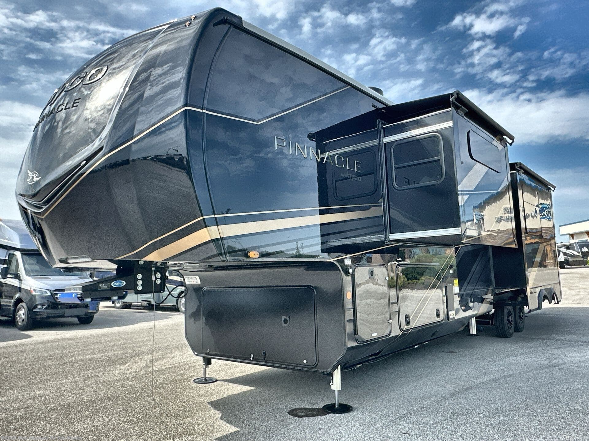 New 2026 Jayco Pinnacle 38FBRK available in Altoona, Iowa